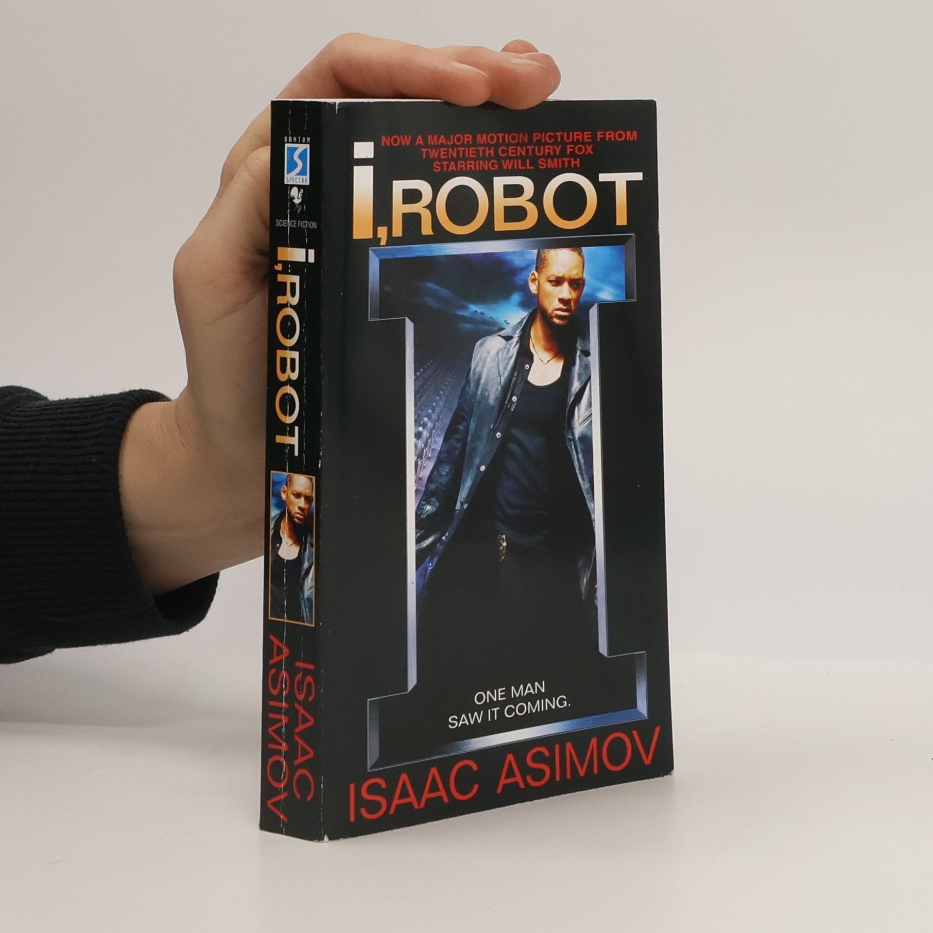 Isaac Asimov I, Robot