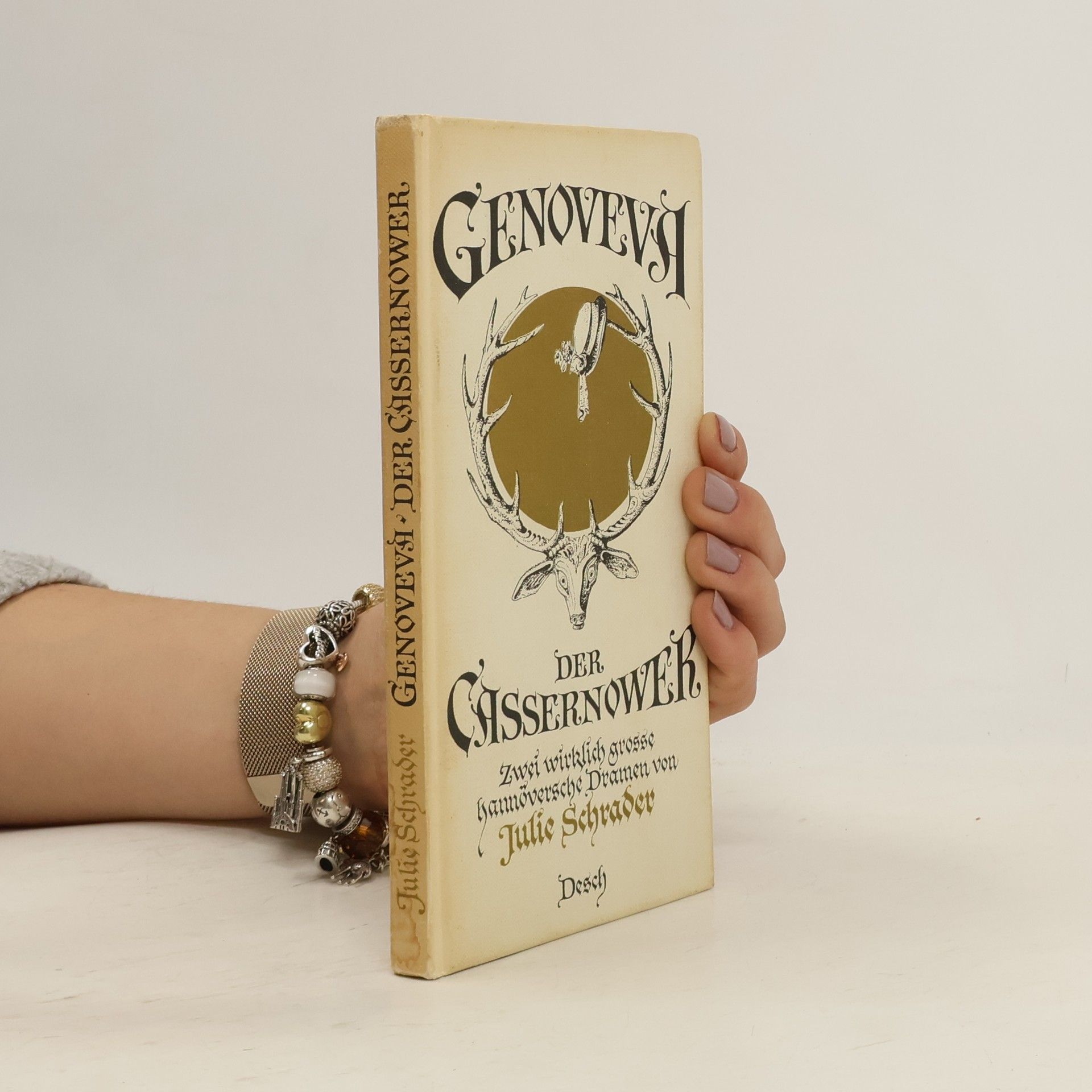 Julie Schrader Genoveva & Der Cassernower