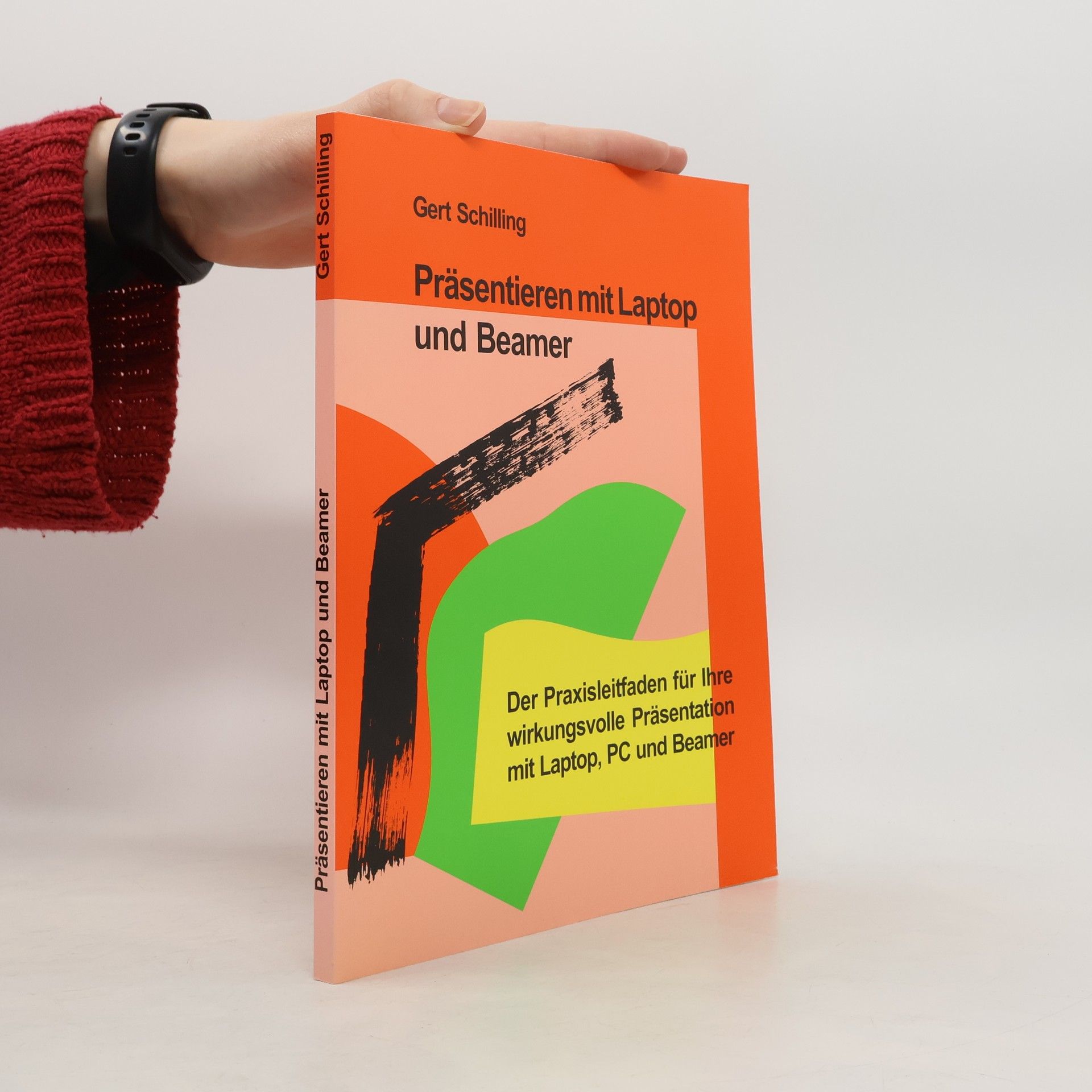 Gert Schilling Präsentieren mit Laptop und Beamer
