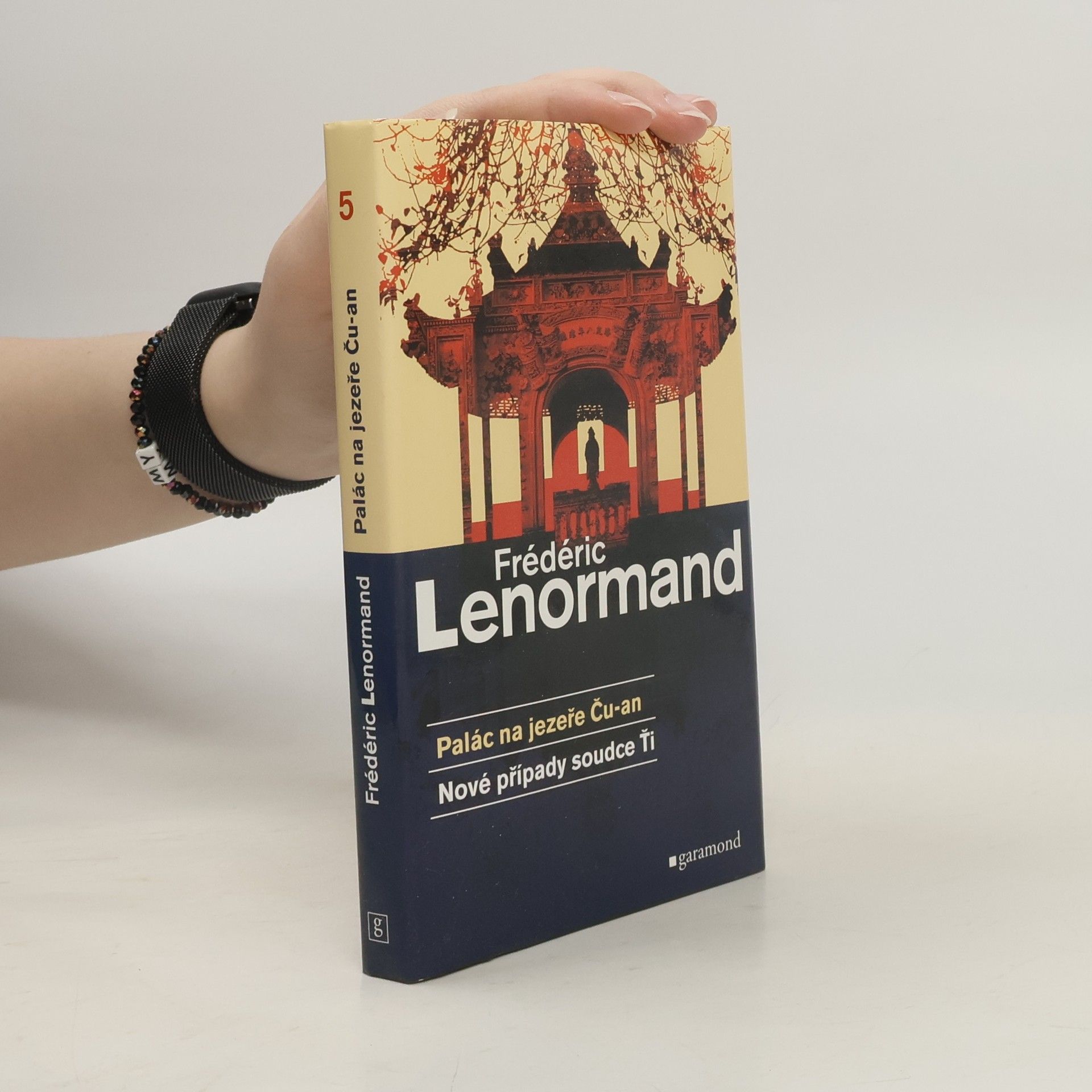 Frédéric Lenormand Palác na jezeře Ču-an