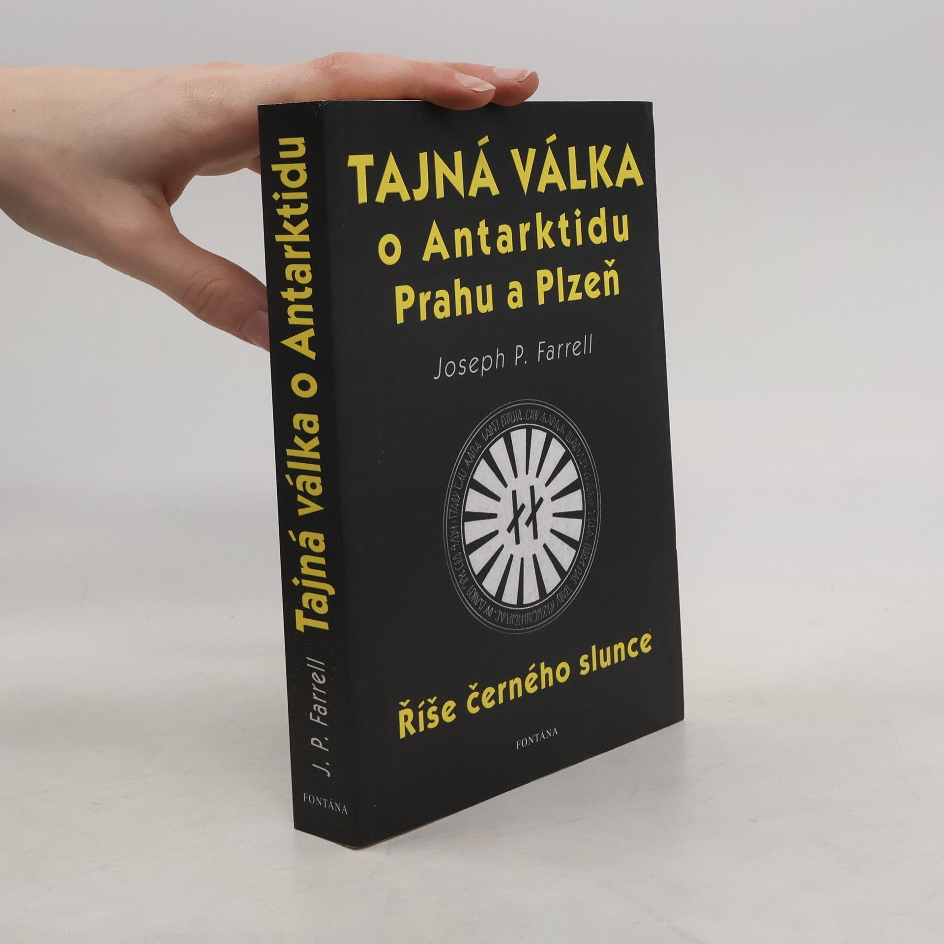 Tajná válka o Antarktidu, Prahu a Plzeň