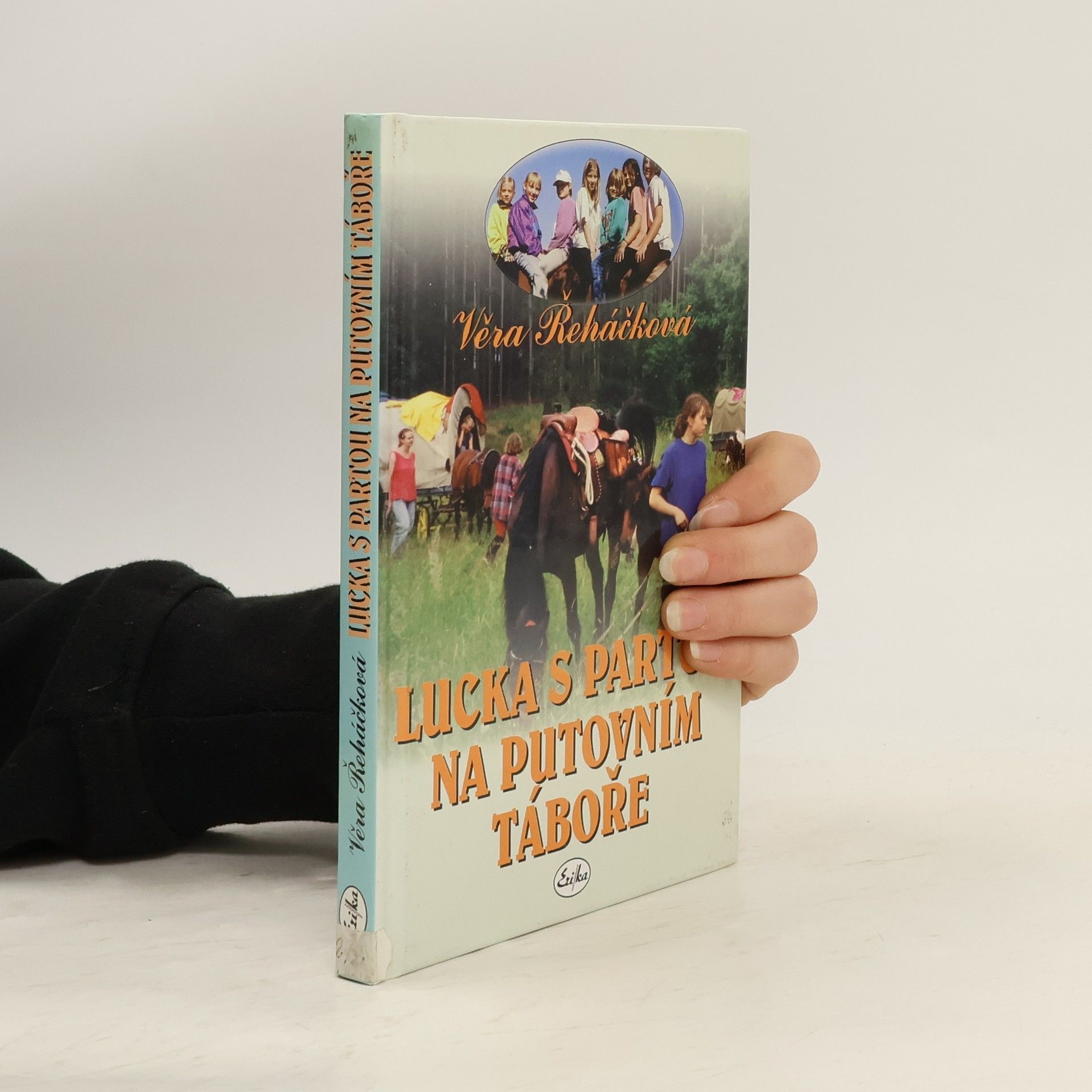 Lucka s partou na putovním táboře