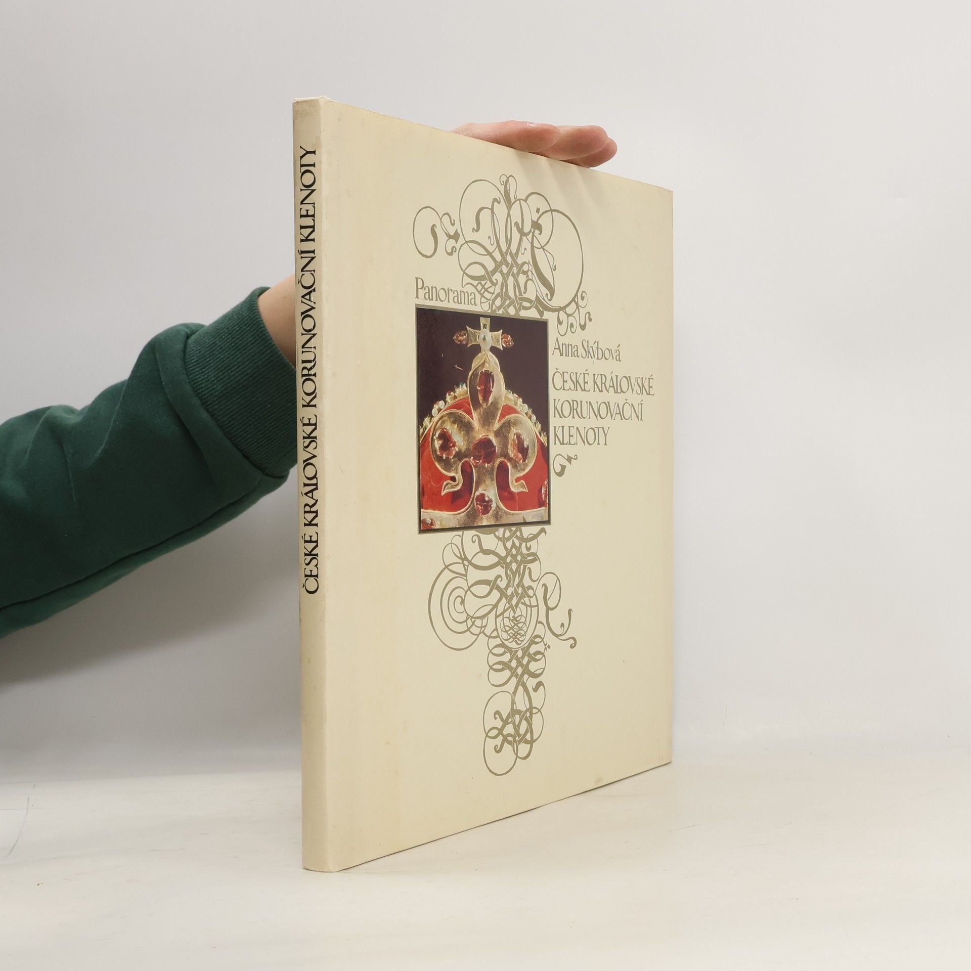 Anna Skýbová České královské korunovační klenoty