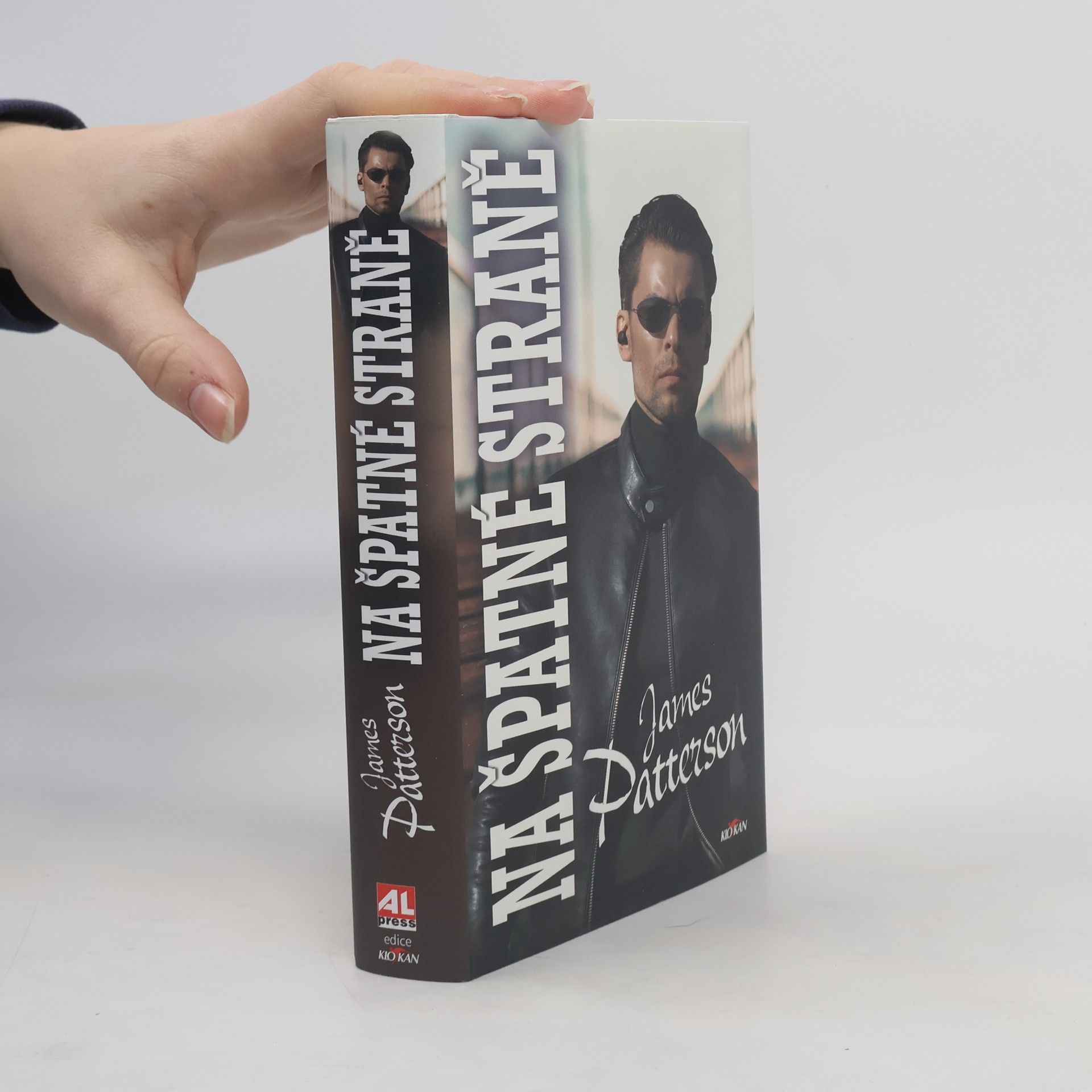 James Patterson Na špatné straně