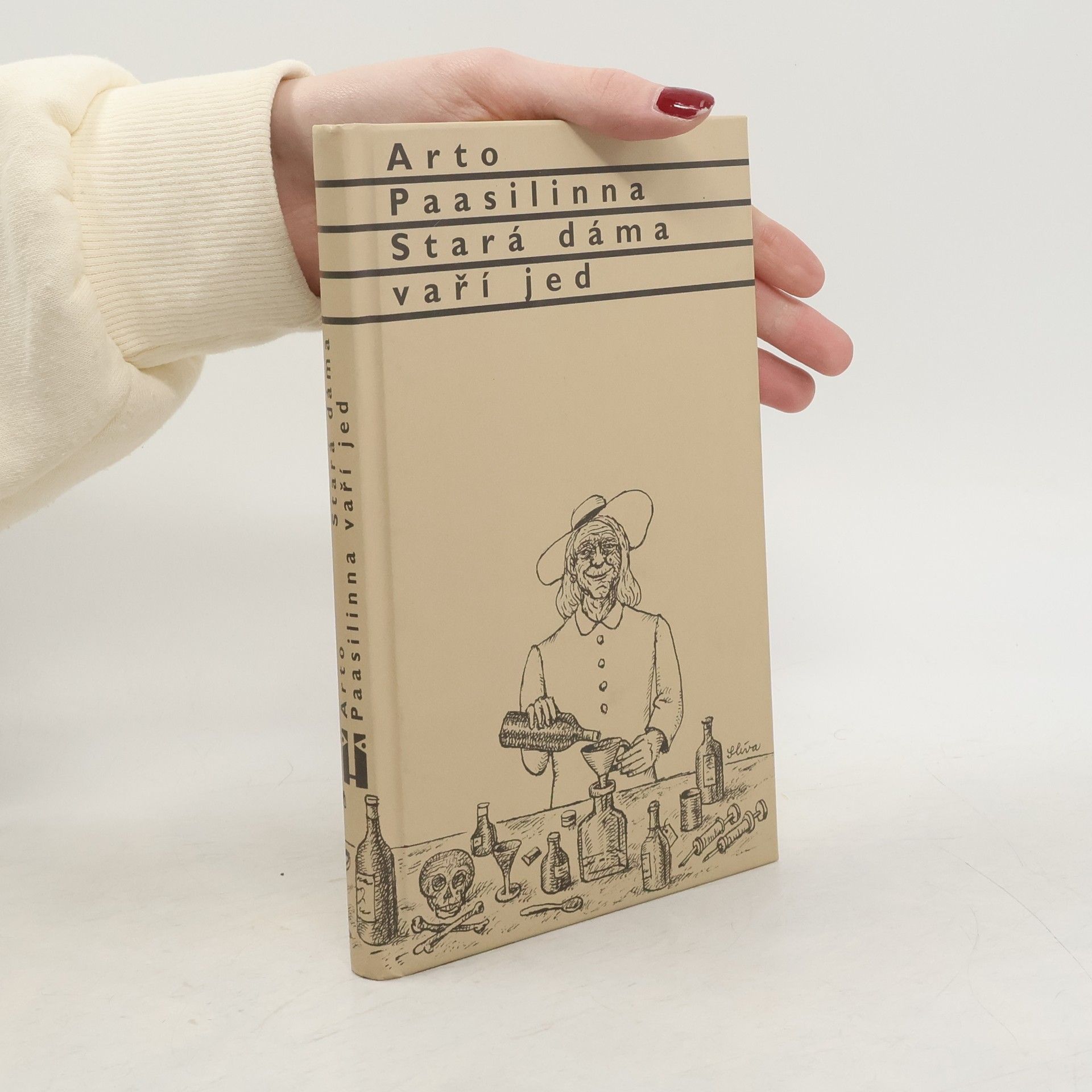 Arto Paasilinna Stará dáma vaří jed