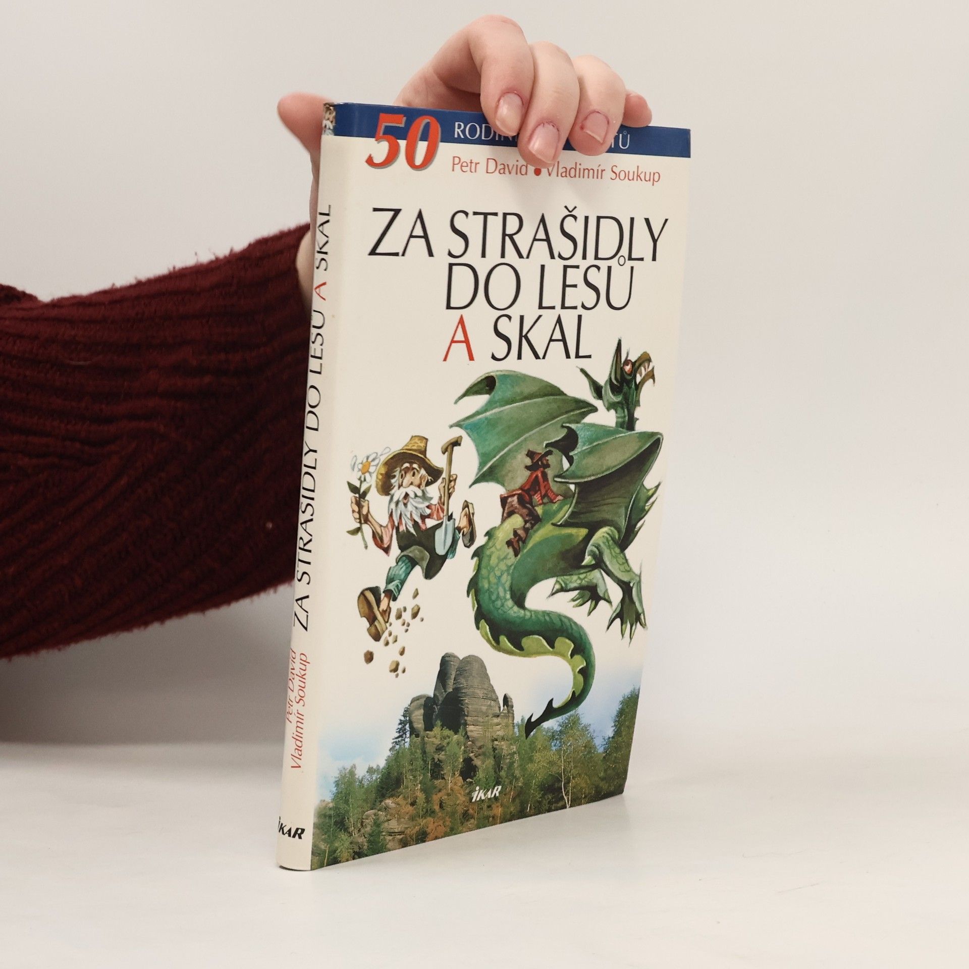 P. David Za strašidly do lesů a skal. 50 rodinných výletů