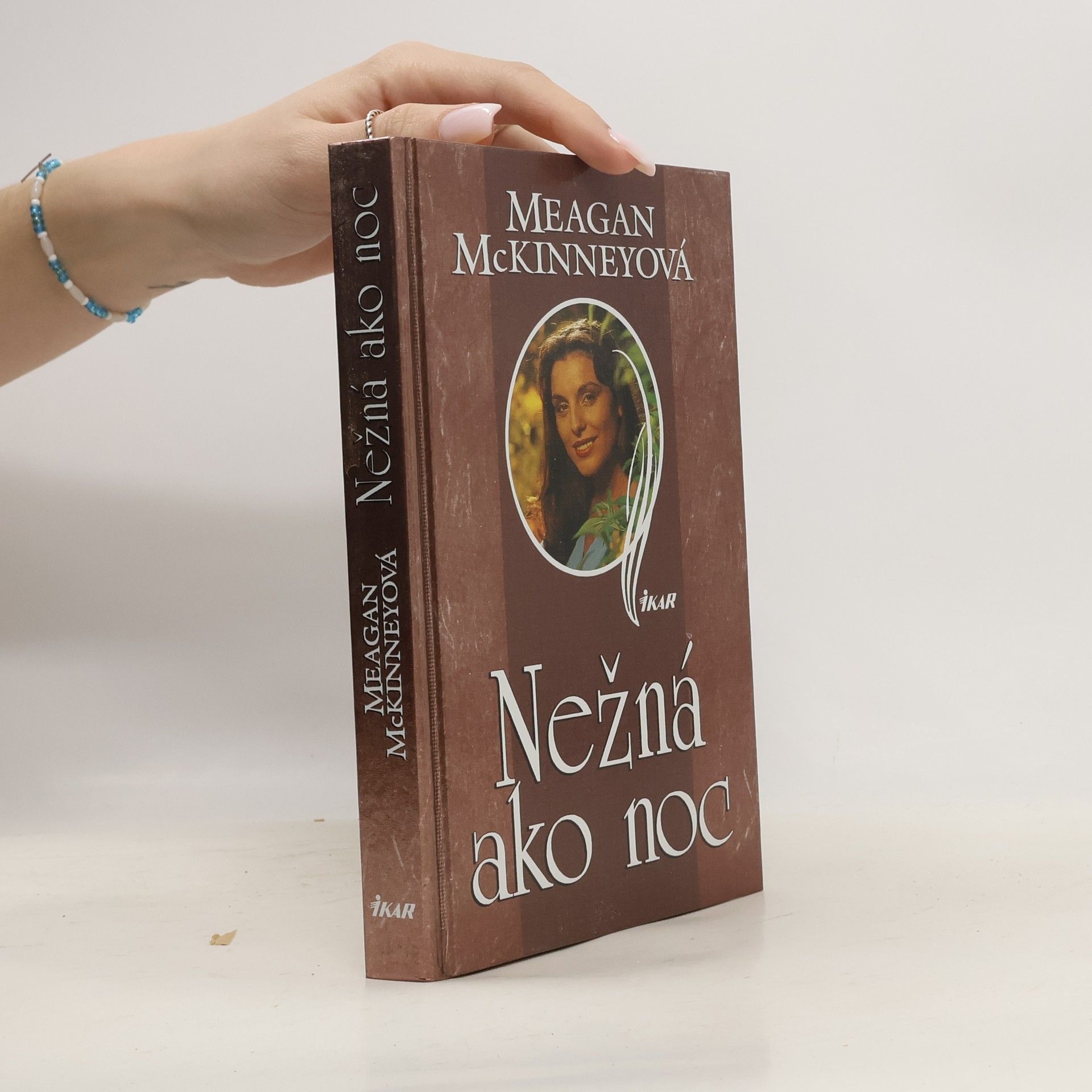 Meagan Mac Kinney Nežná ako noc