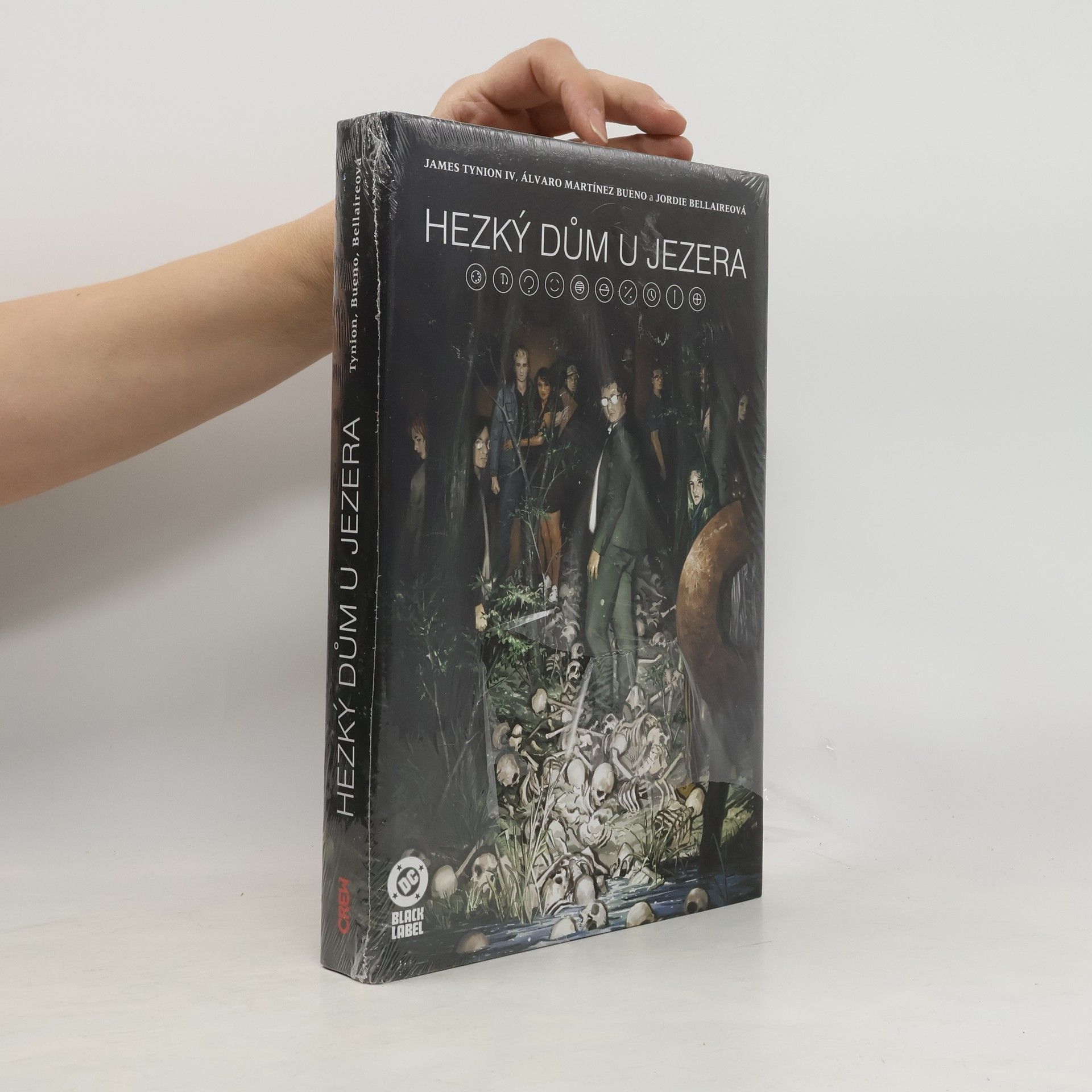 James Tynion IV Hezký dům u jezera