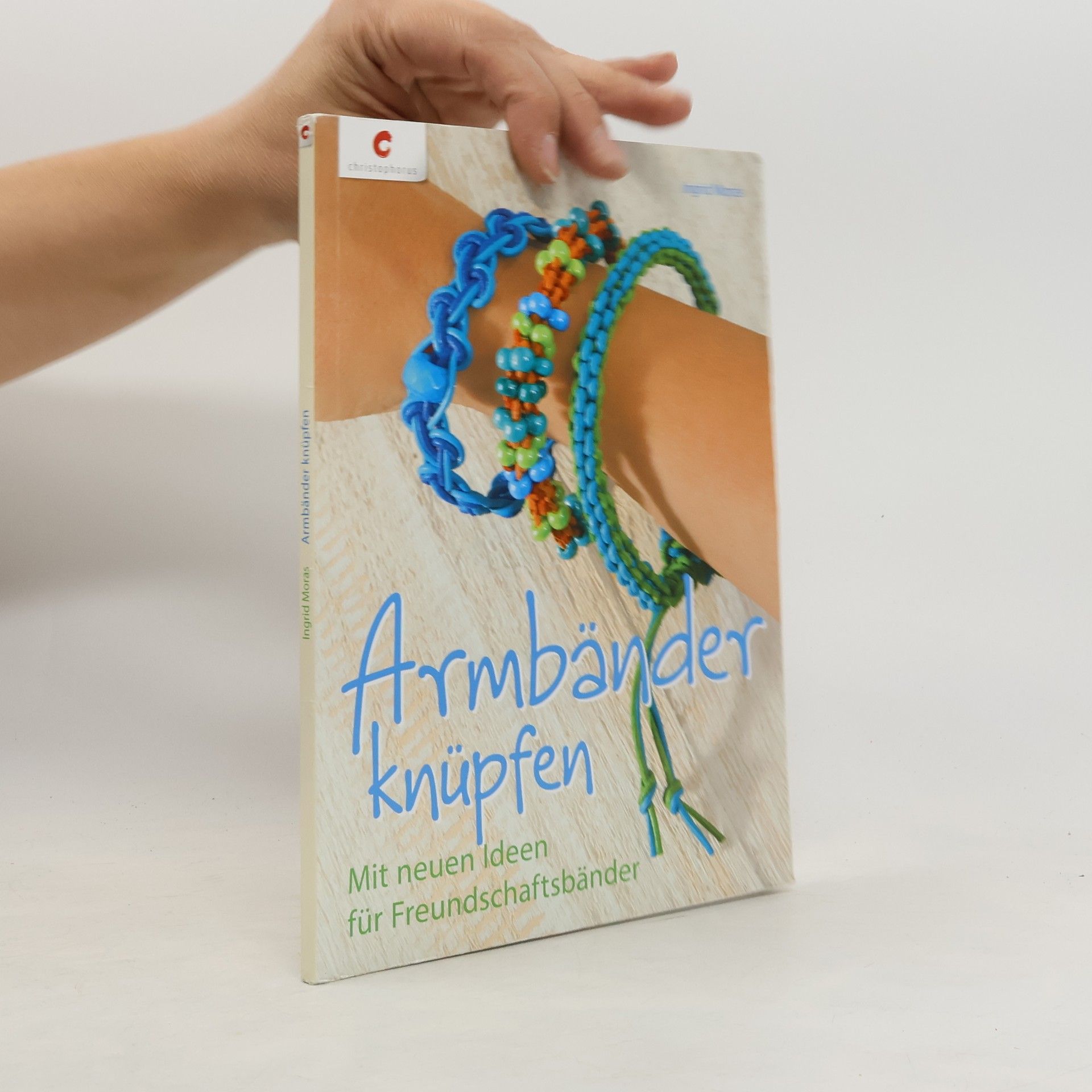 Ingrid Moras Armbänder knüpfen