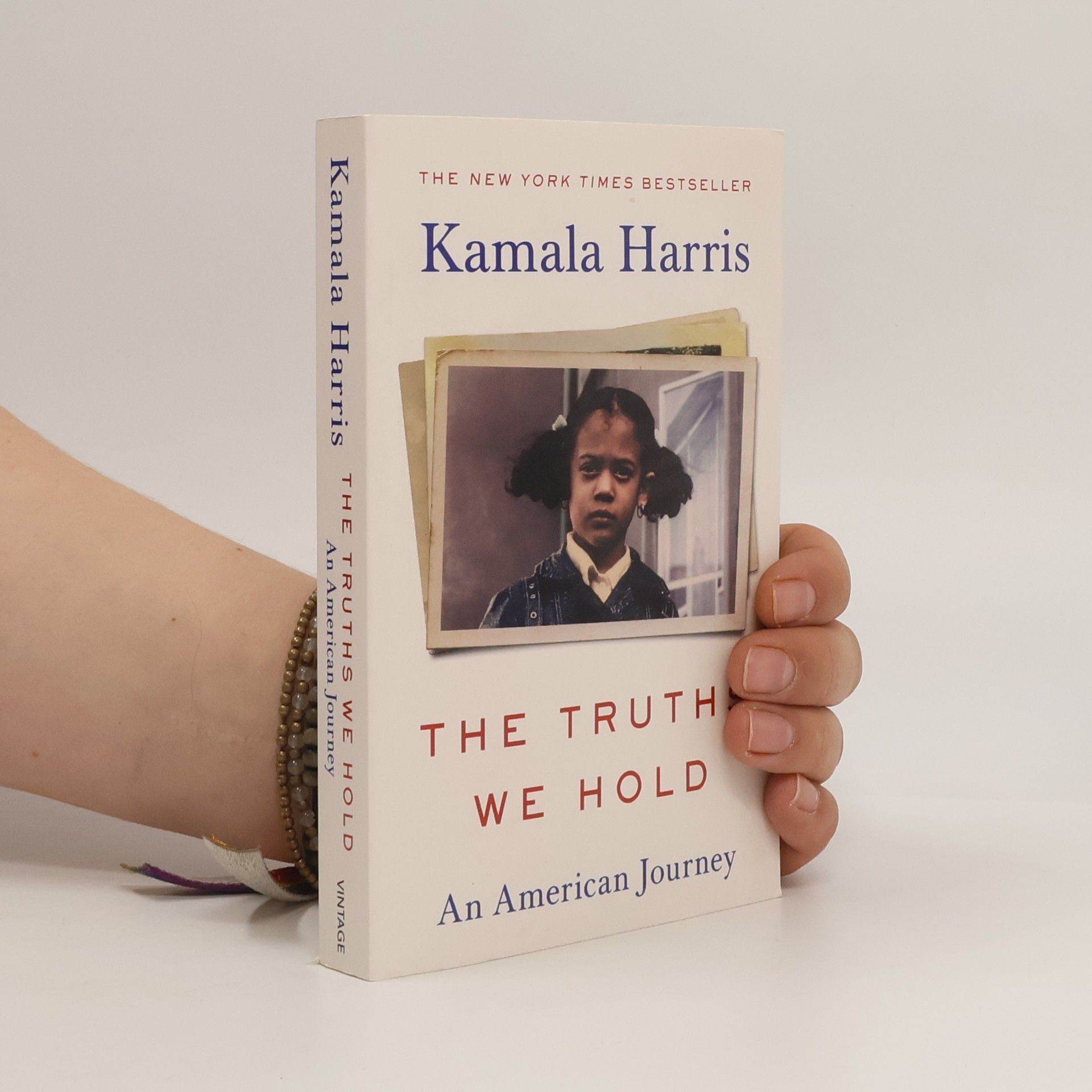Kamala Harris The Truths We Hold : An American Journey