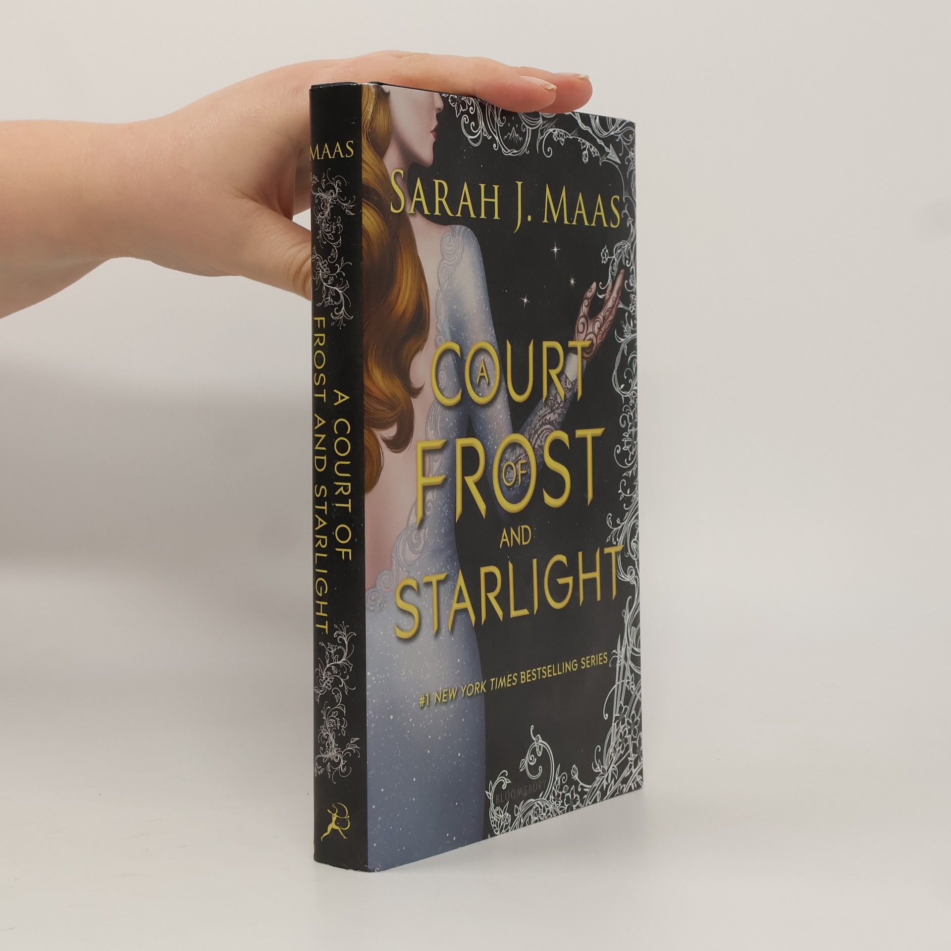 Sarah J. Maas A court of frost and starlight