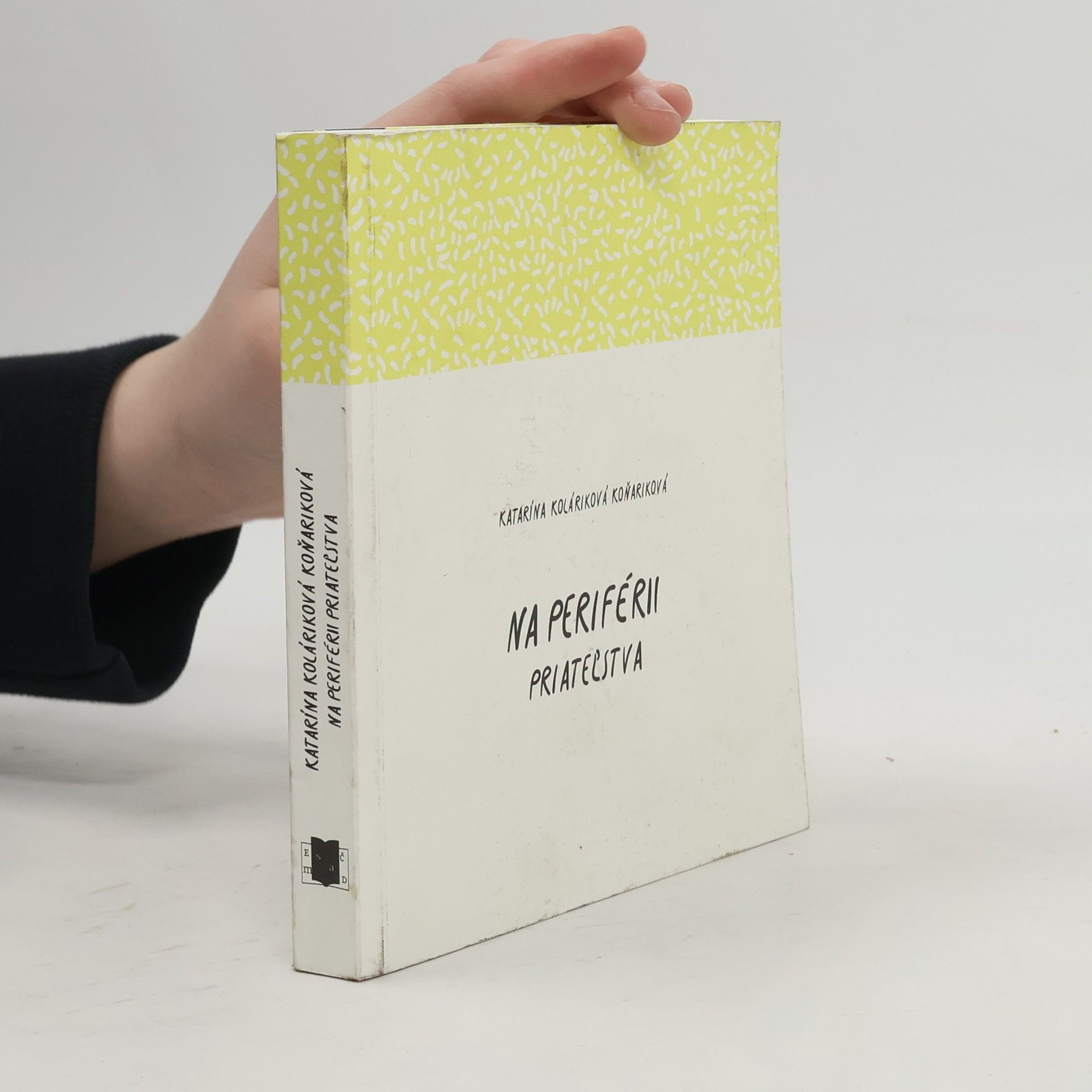 Na periférii priatel̕stva