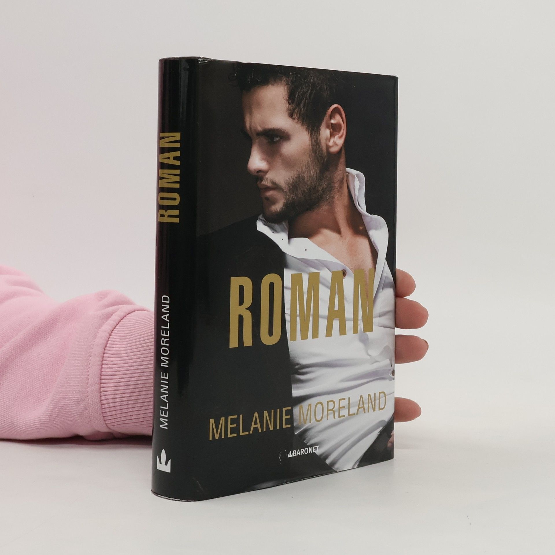 Melanie Moreland Roman