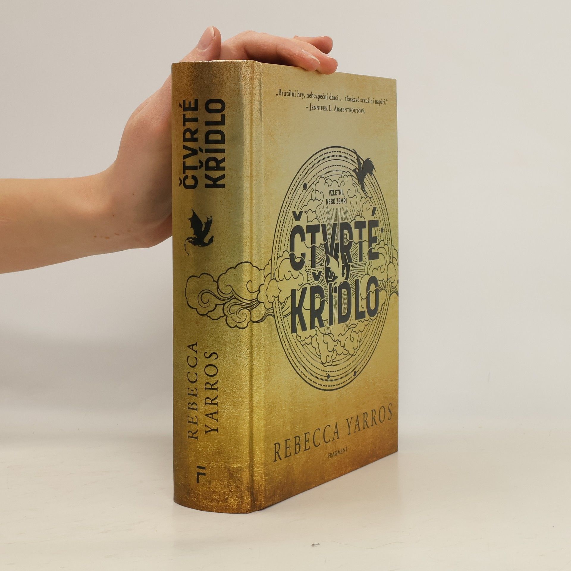 Rebecca Yarros Čtvrté křídlo