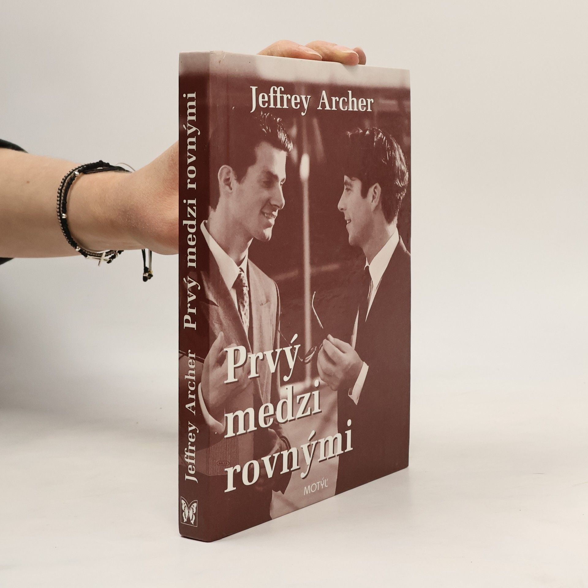 Jeffrey Archer Prvý medzi rovnými