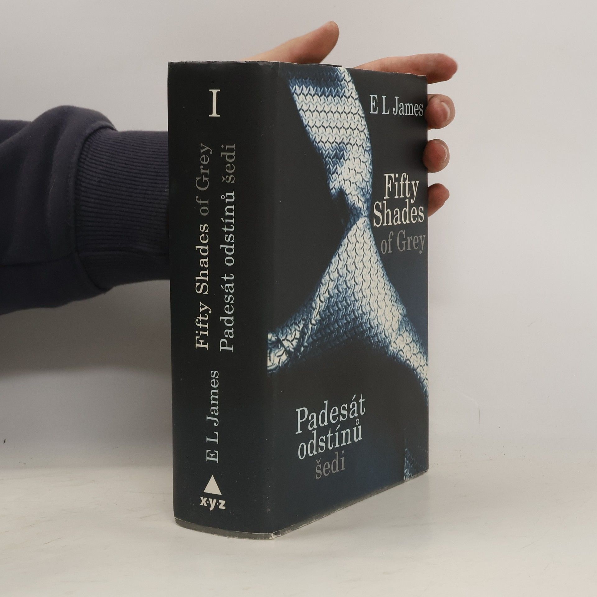 E. L. James Padesát odstínů šedi