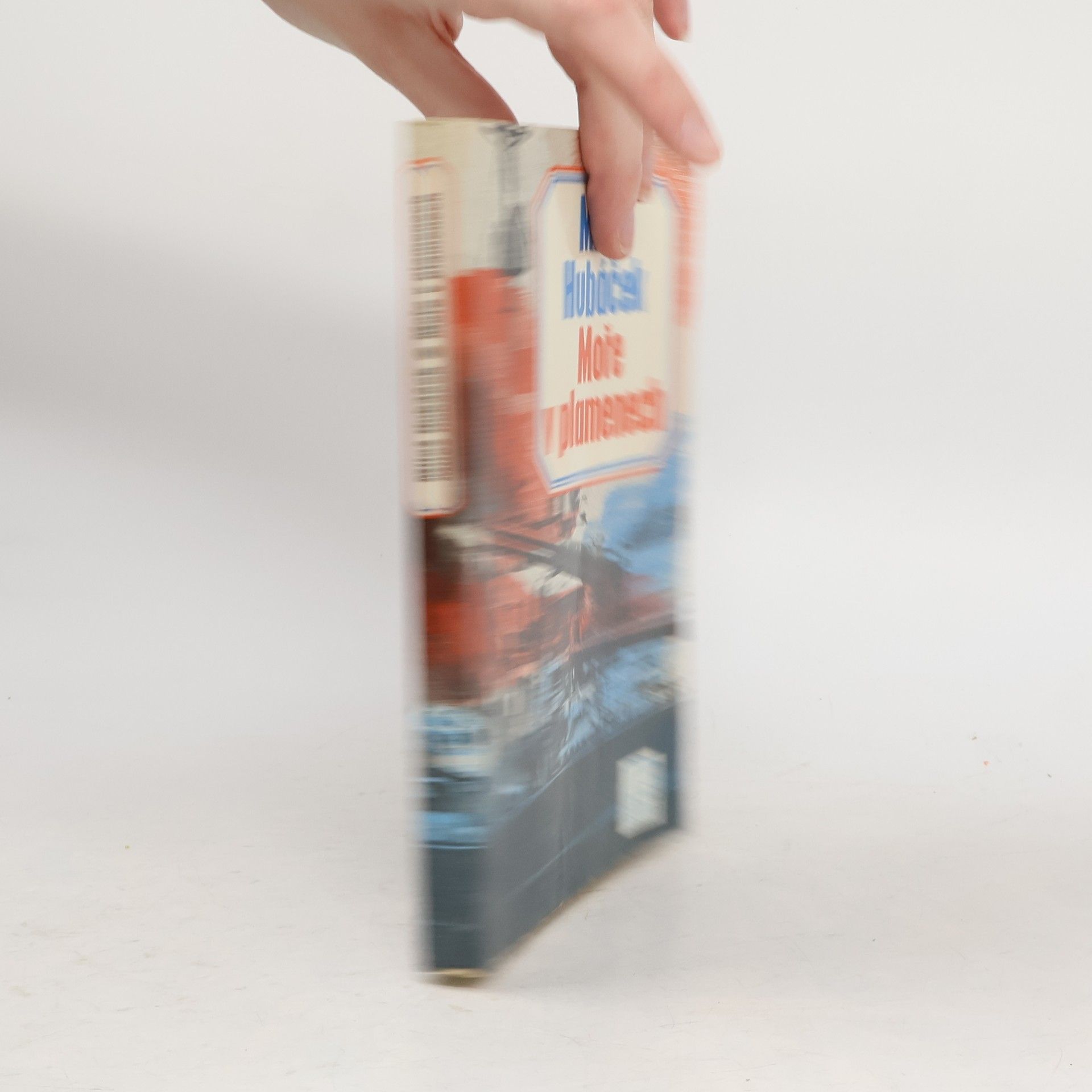 Miloš Hubáček Moře v plamenech