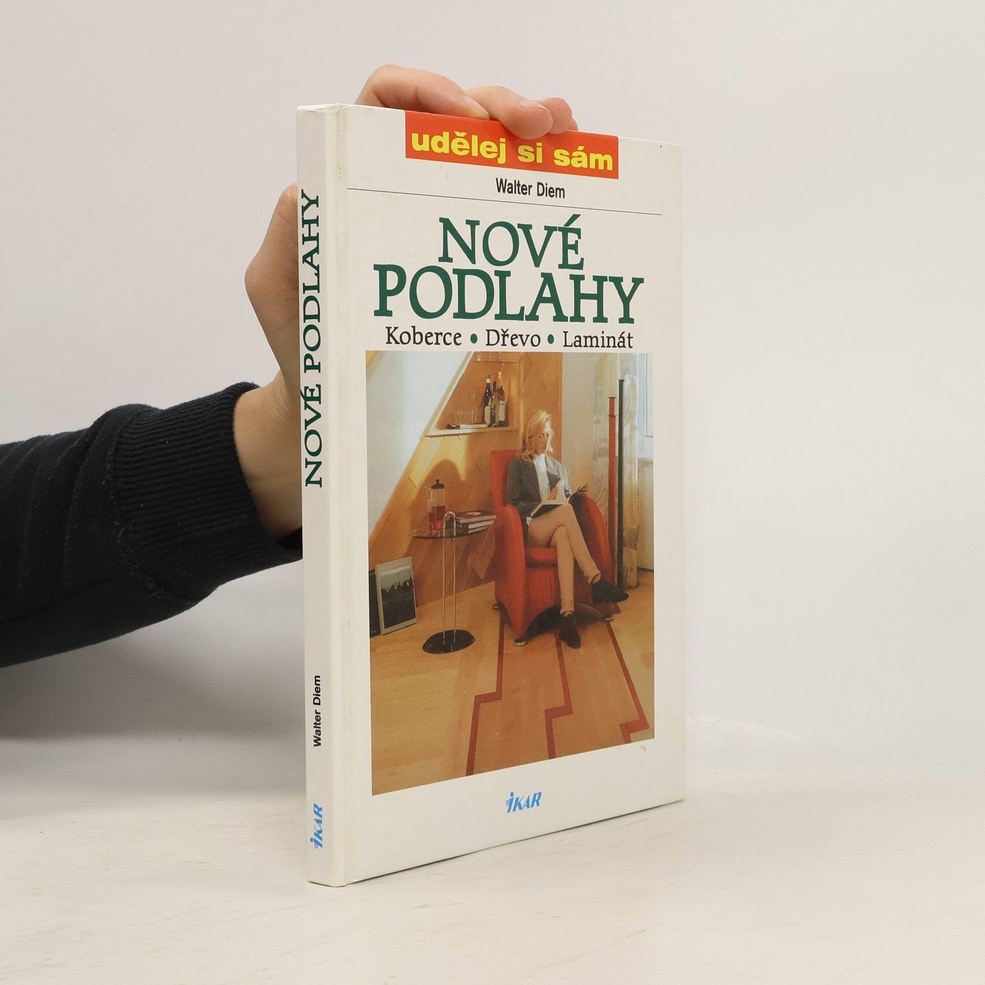 Zbyněk Engel Nové podlahy: Koberce, dřevo, laminát