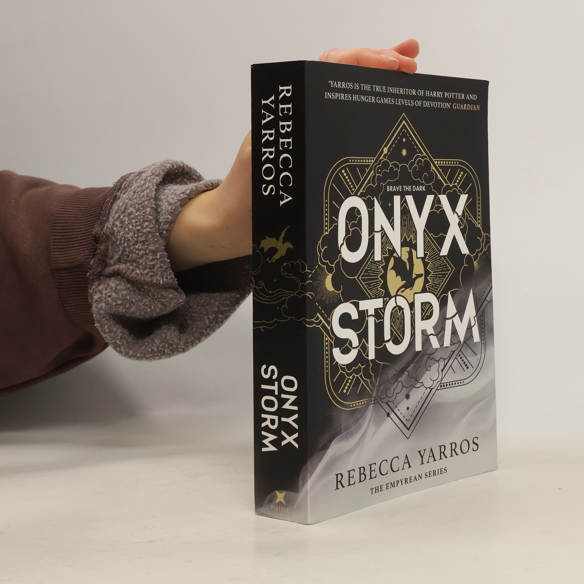 Rebecca Yarros Onyx Storm