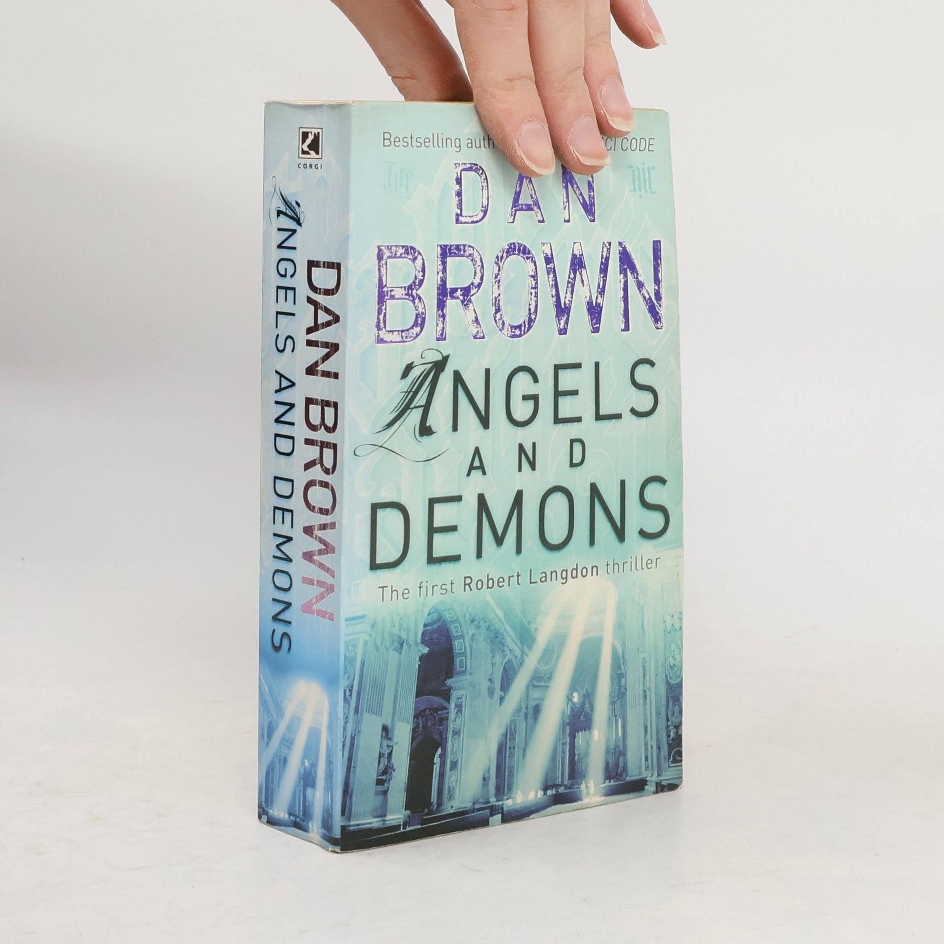 Dan Brown Angels and Demons