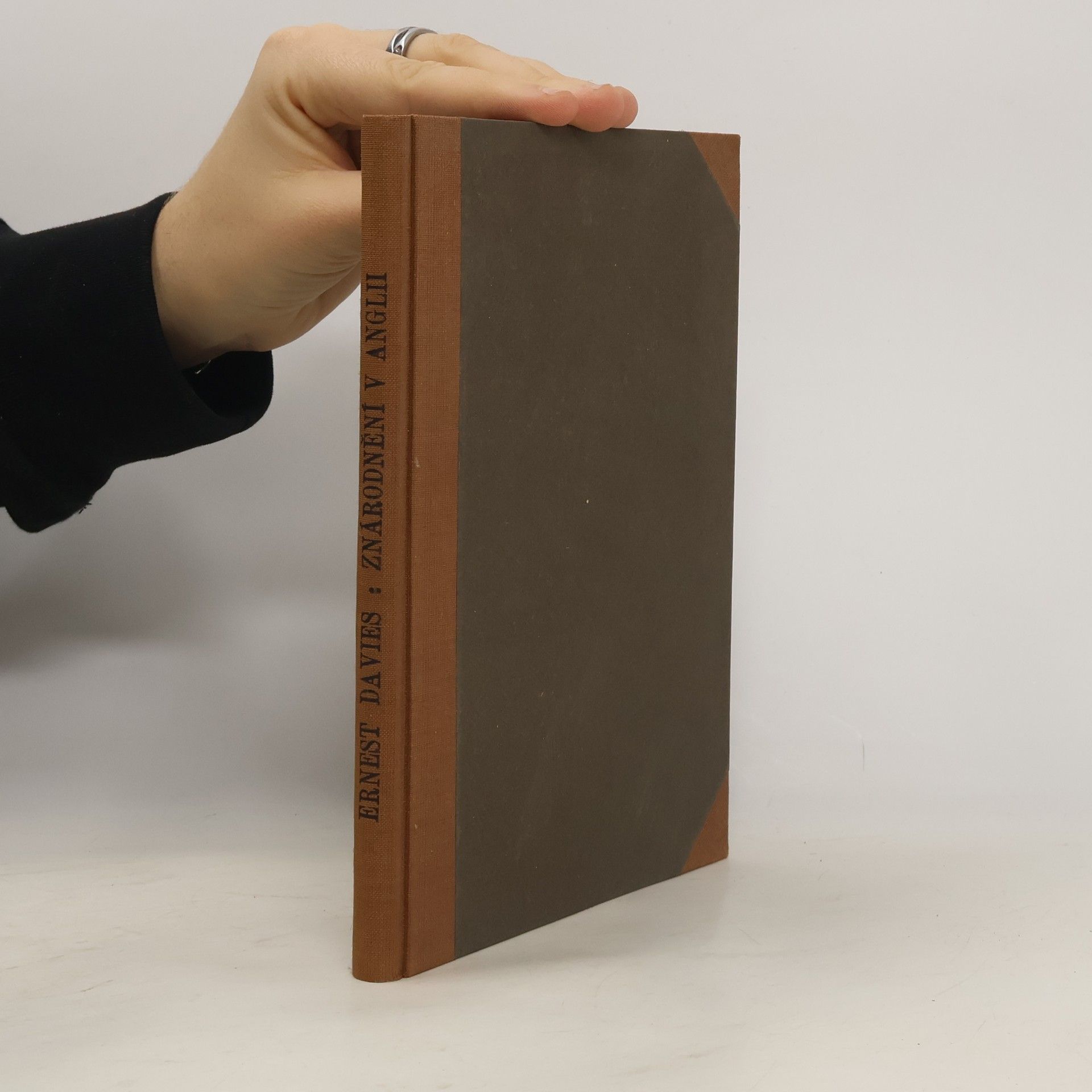 Ernest Davies Znárodnění v Anglii