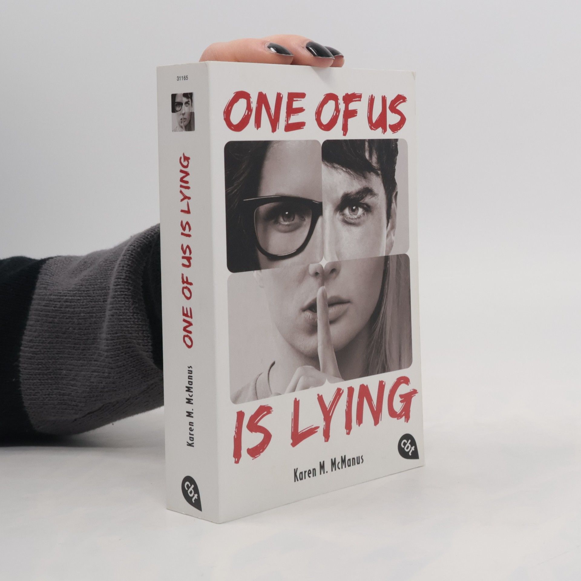 Karen M. McManus One of us is lying