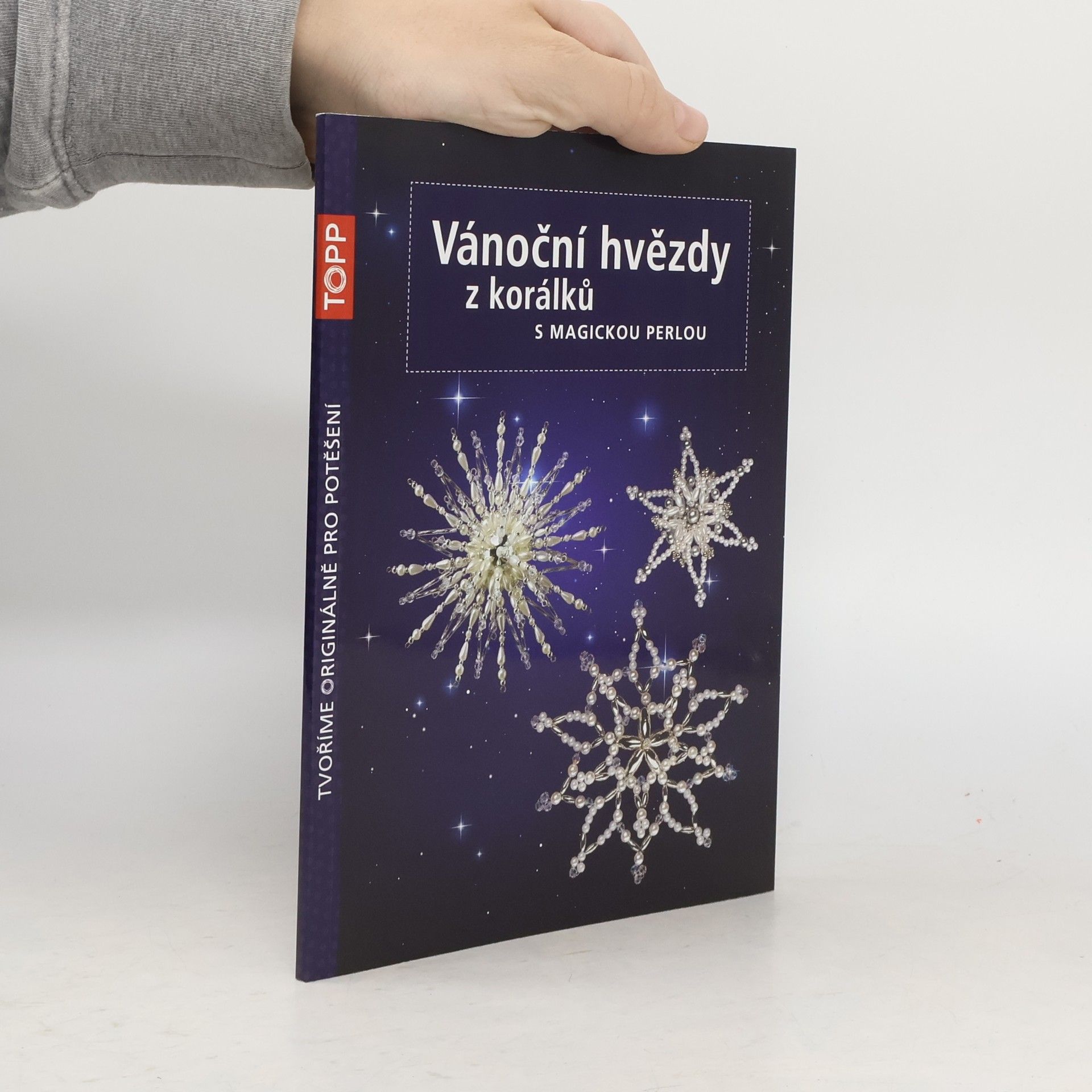 Inge Walz Vánoční hvězdy z korálků s magickou perlou