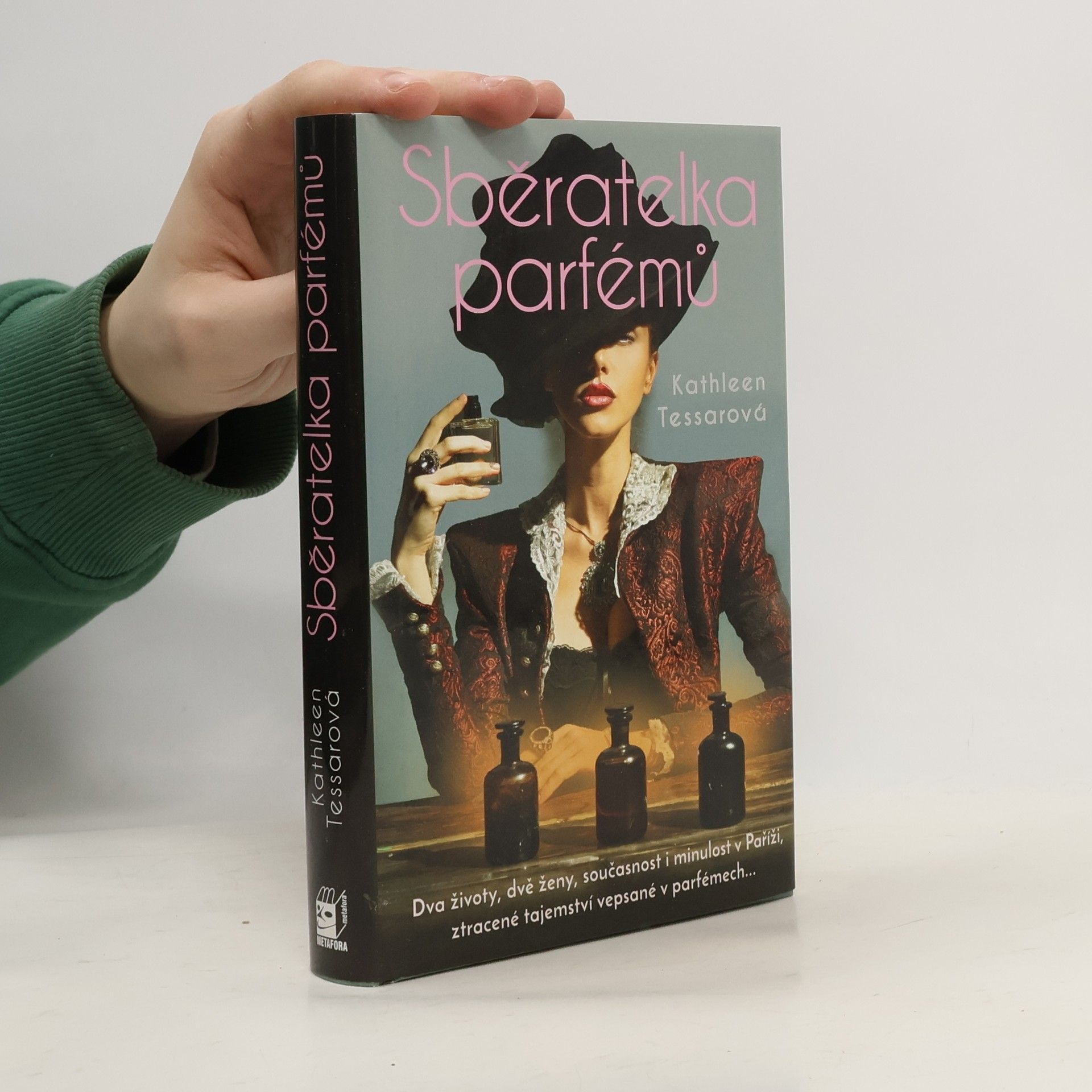 Kathleen Tessaro Sběratelka parfémů