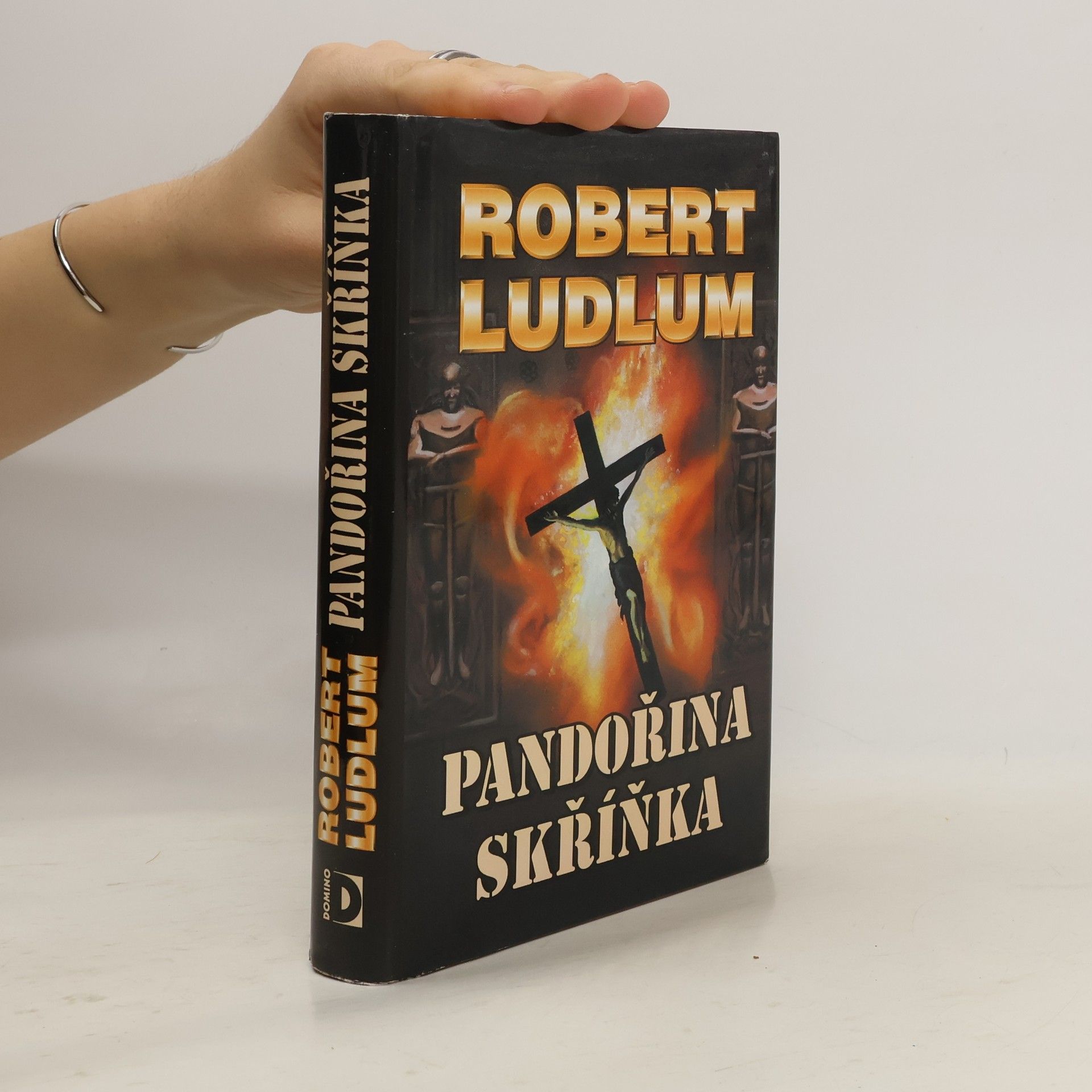 Robert Ludlum Pandořina skříňka