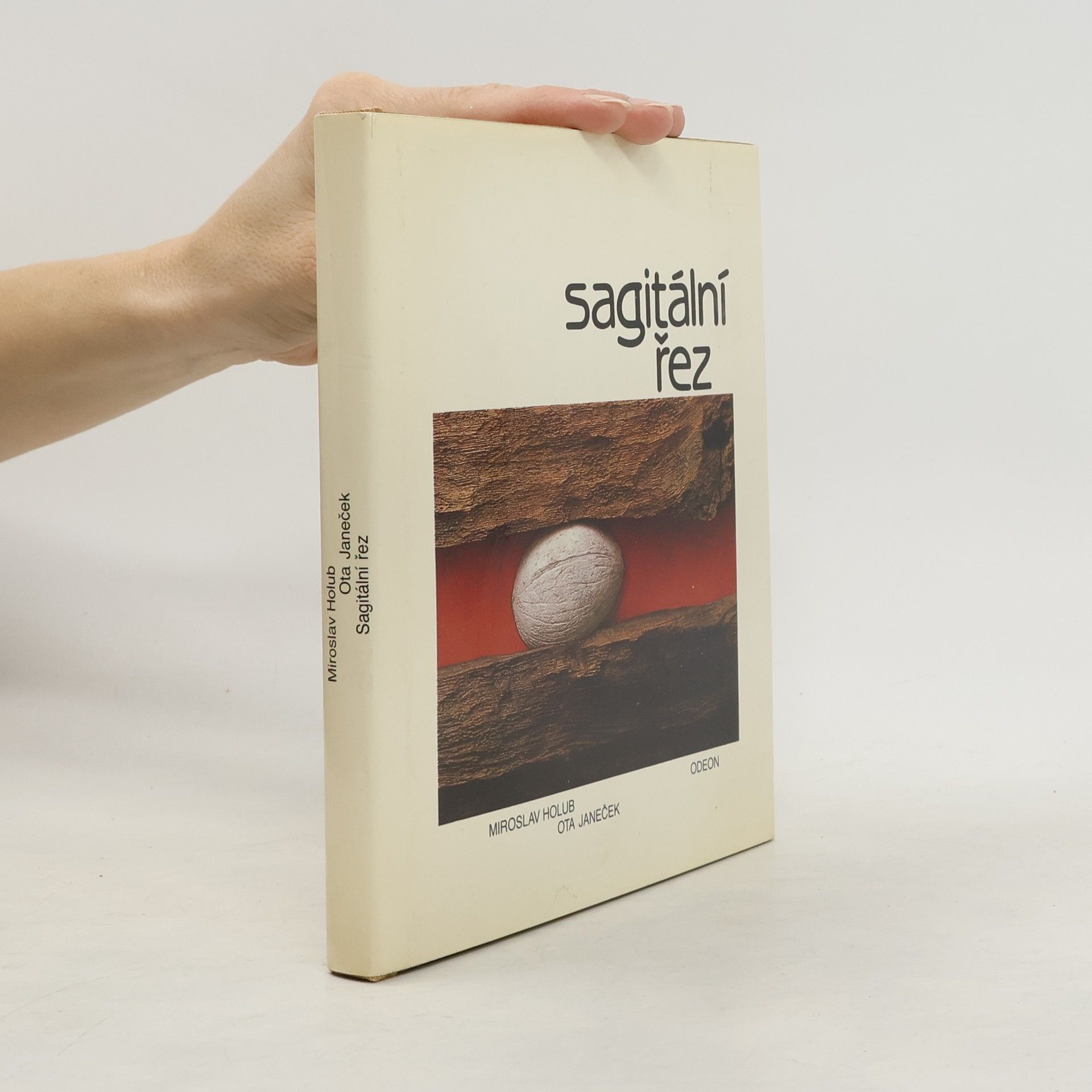 Miroslav Holub Sagitální řez