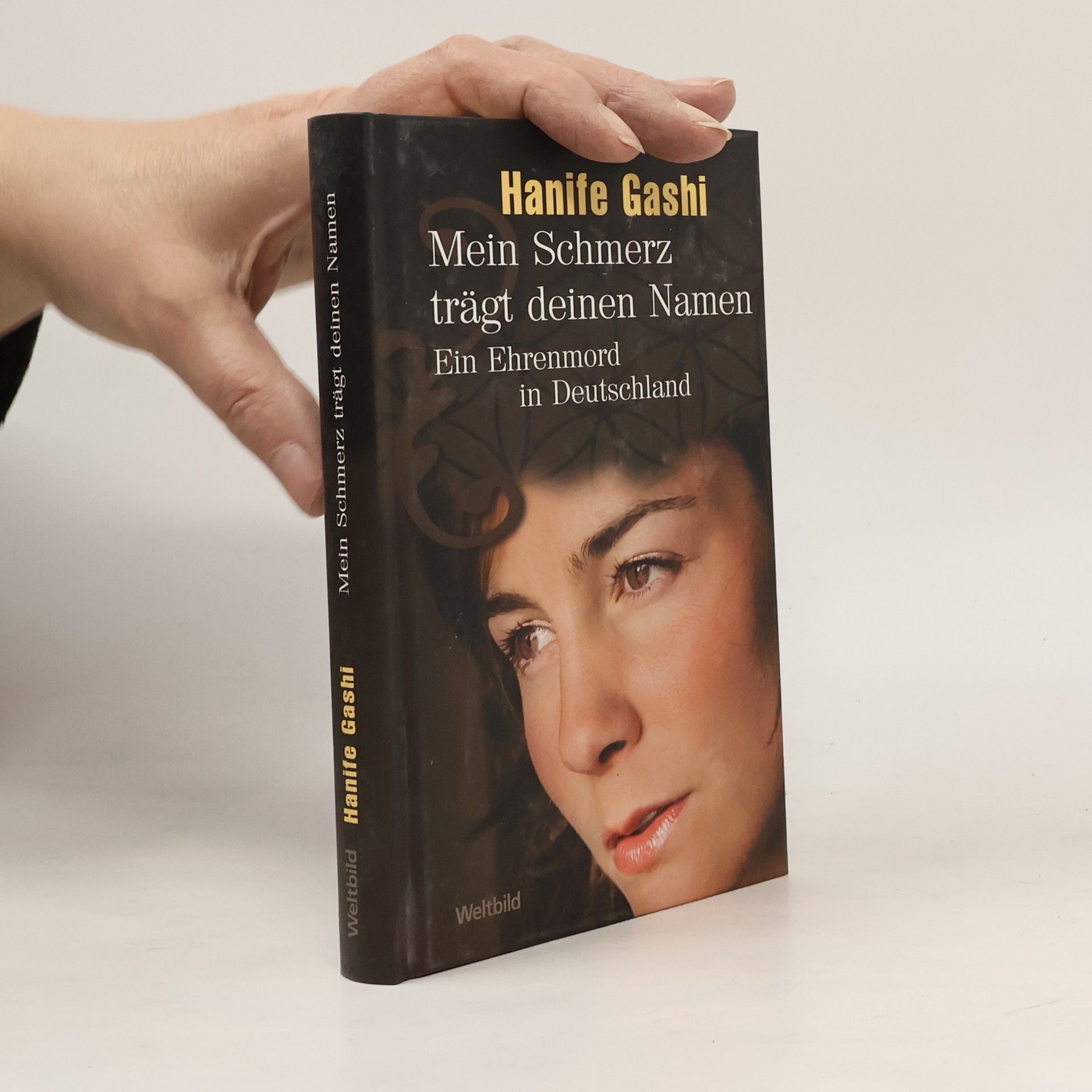 Hanife Gashi Mein Schmerz trägt deinen Namen