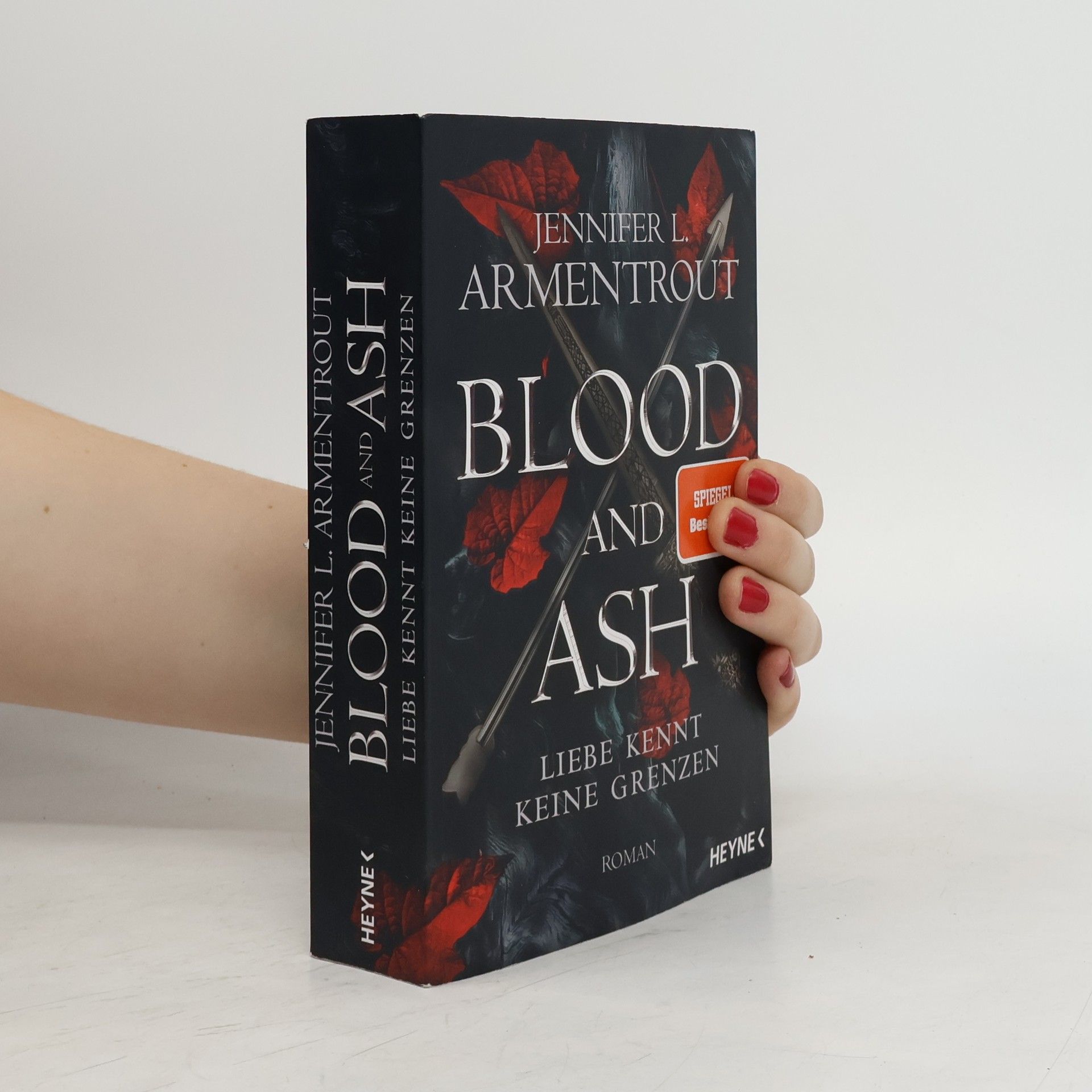 Jennifer L. Armentrout Blood and Ash