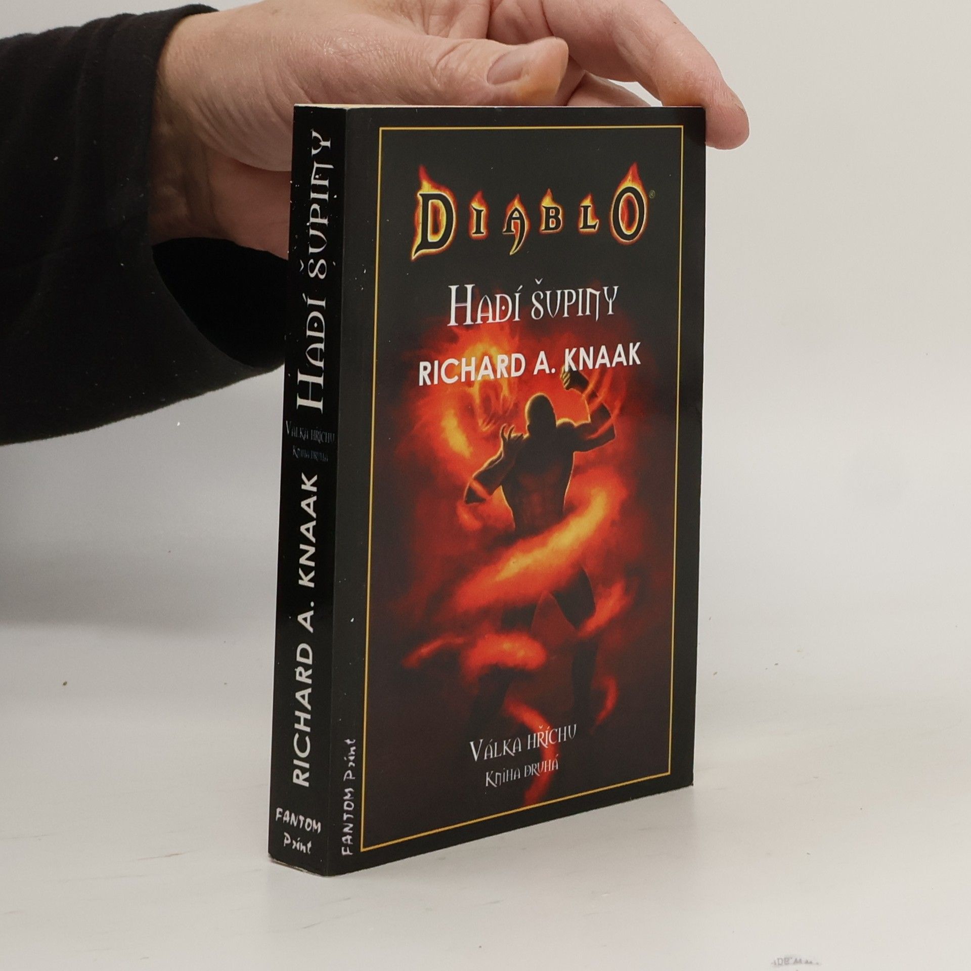 Richard A. Knaak Válka hříchu. Kniha druhá, Hadí šupiny