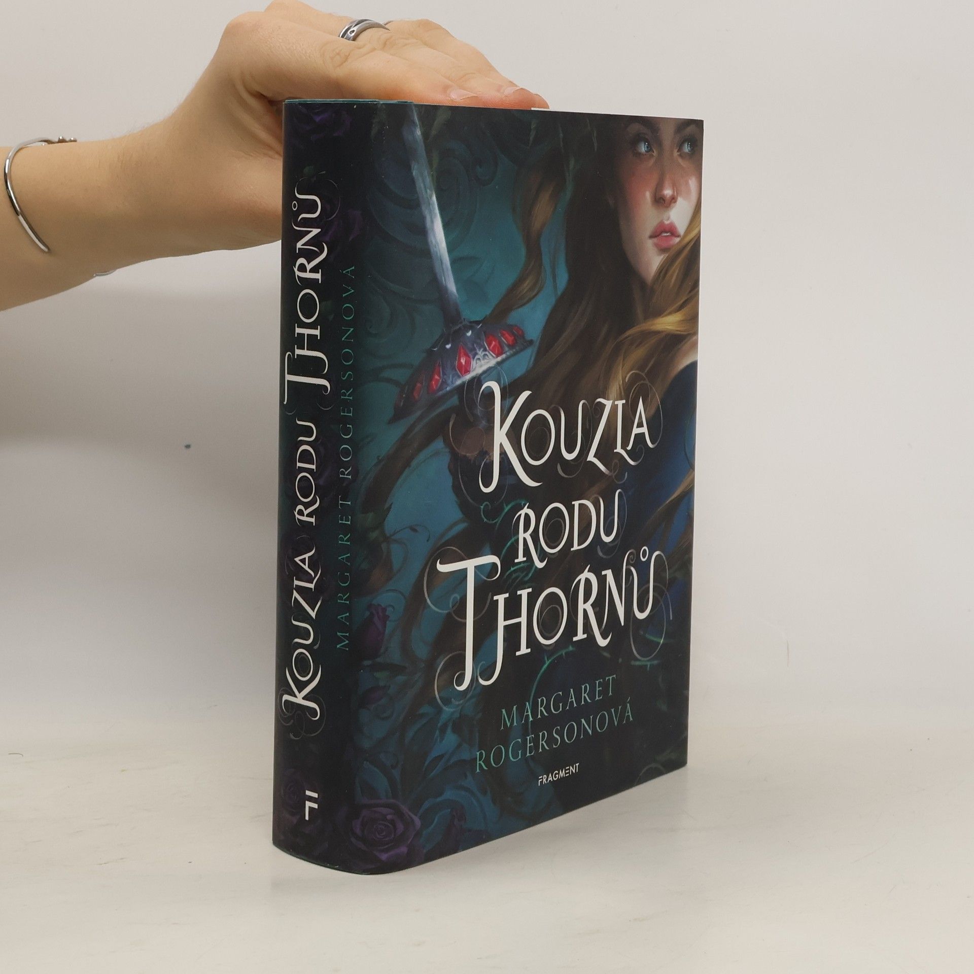 Margaret Rogerson Kouzla rodu Thornů