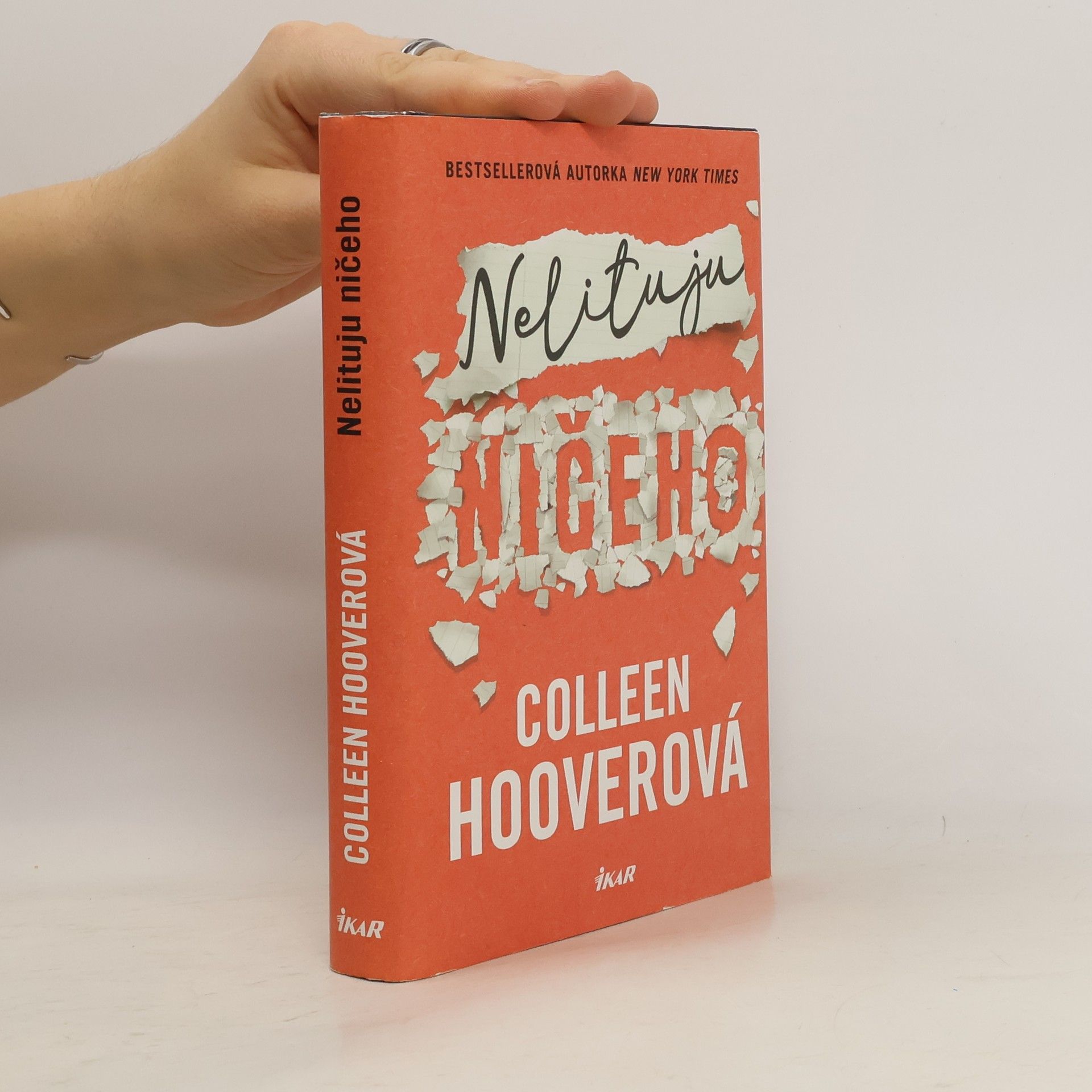 Colleen Hoover Nelituju ničeho