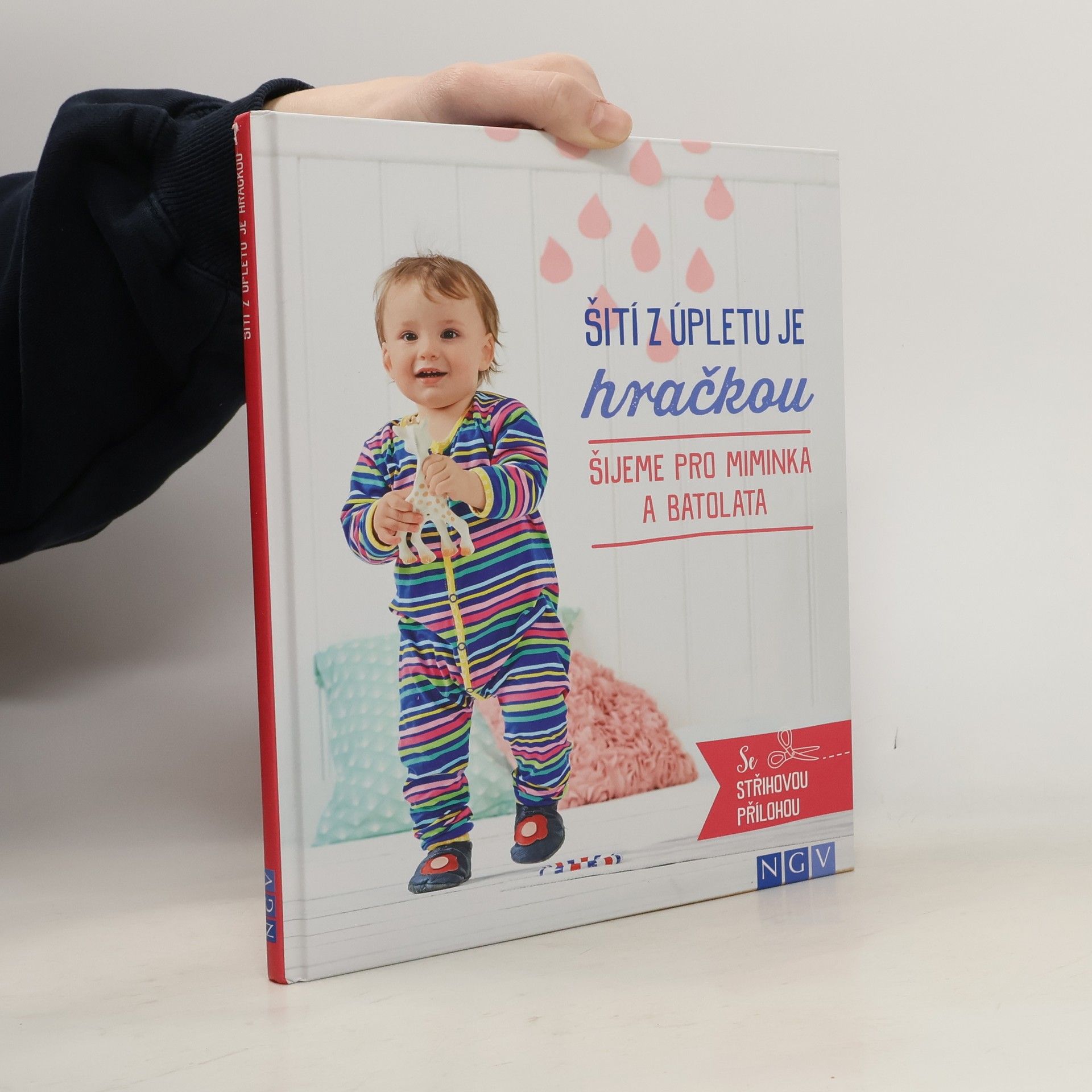 kolektiv Šití z úpletu je hračkou. Šijeme pro miminka a batolata