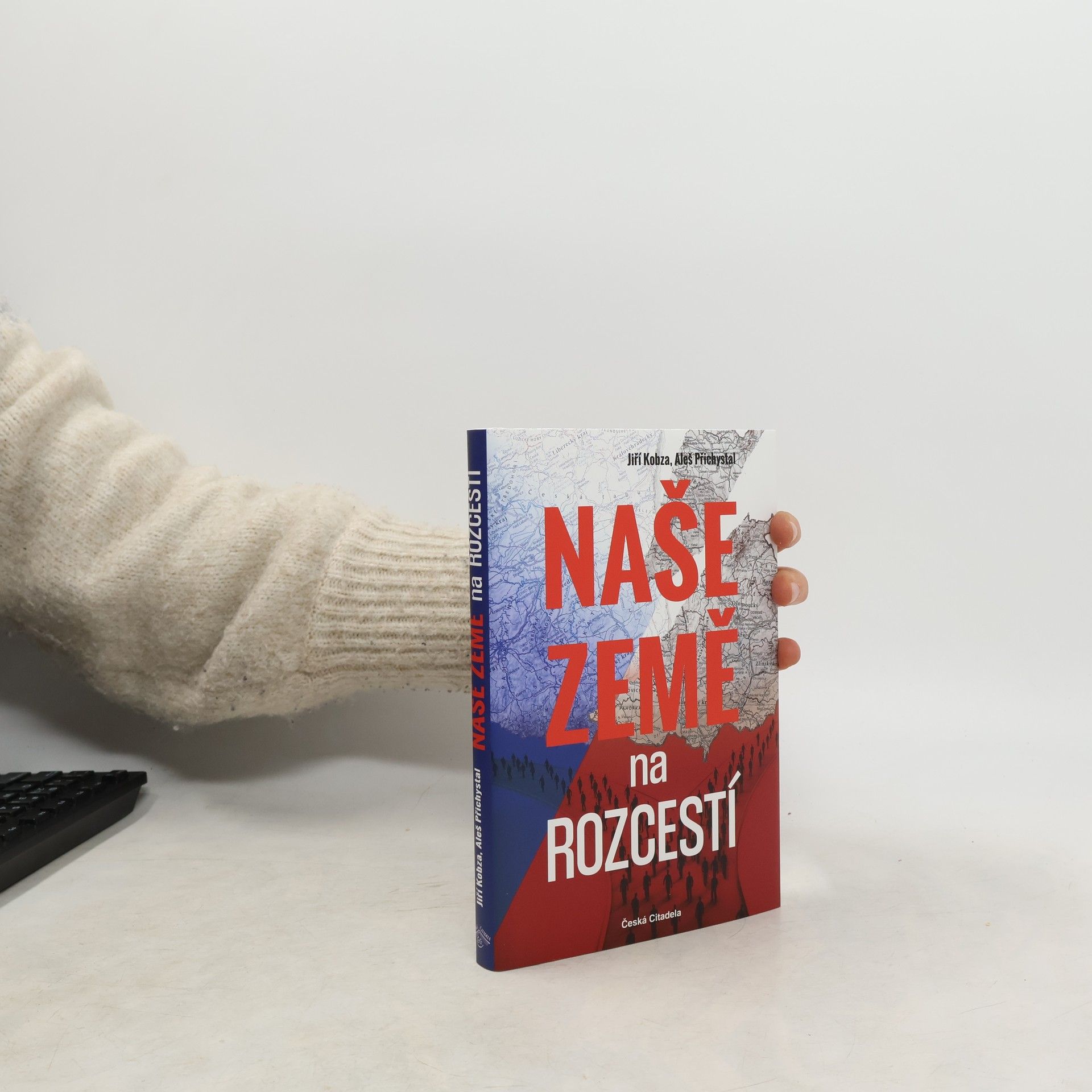 Naše země na rozcestí