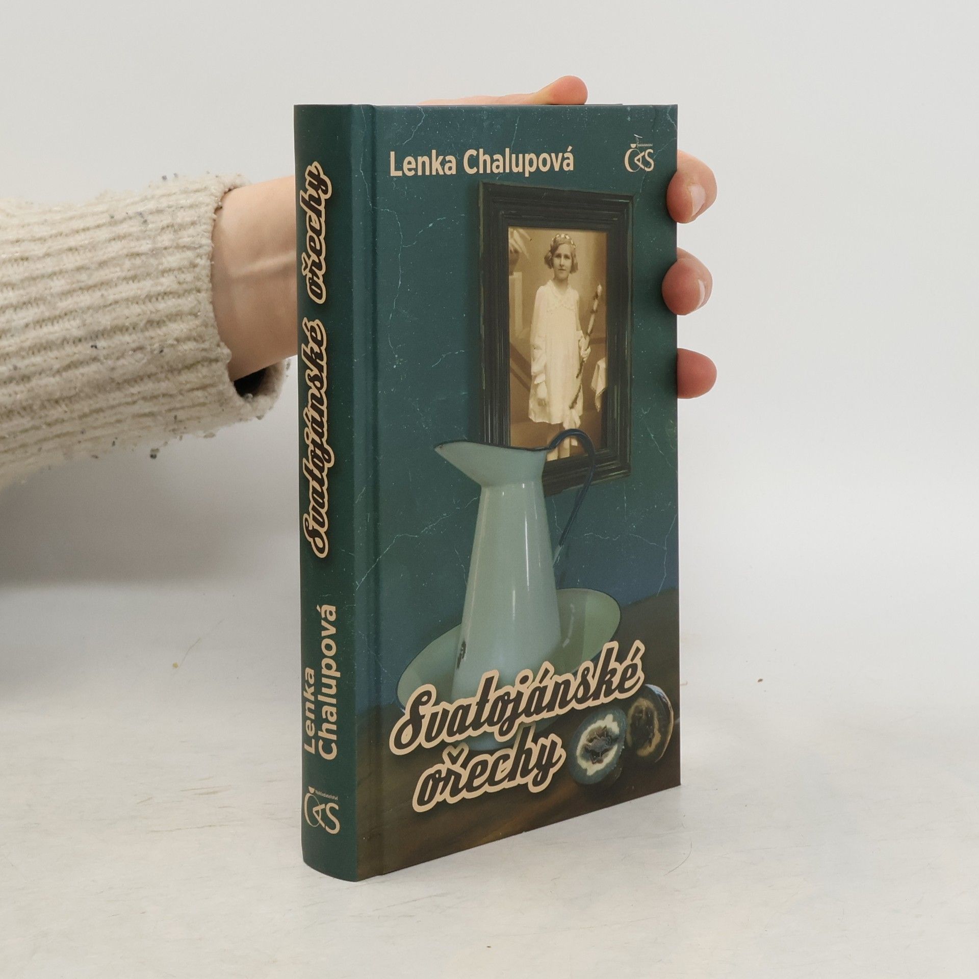 Lenka Chalupová Svatojánské ořechy