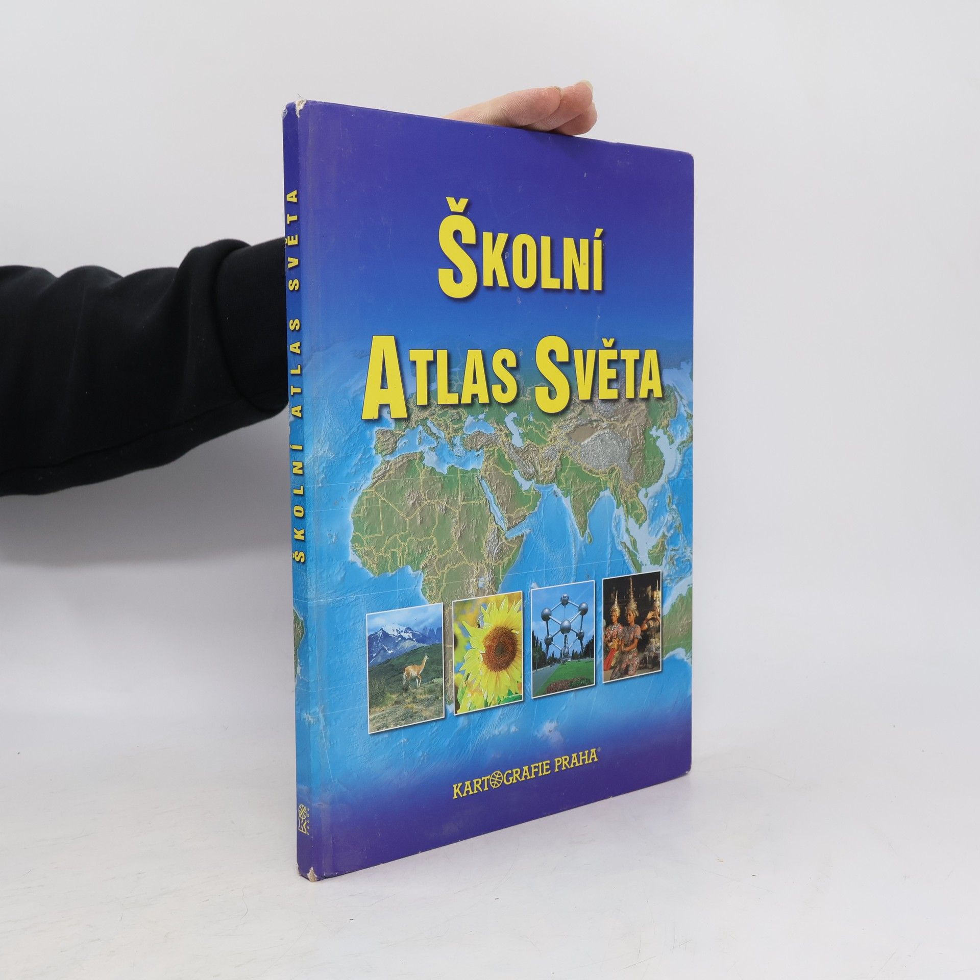 Autorenkollektiv Školní atlas světa