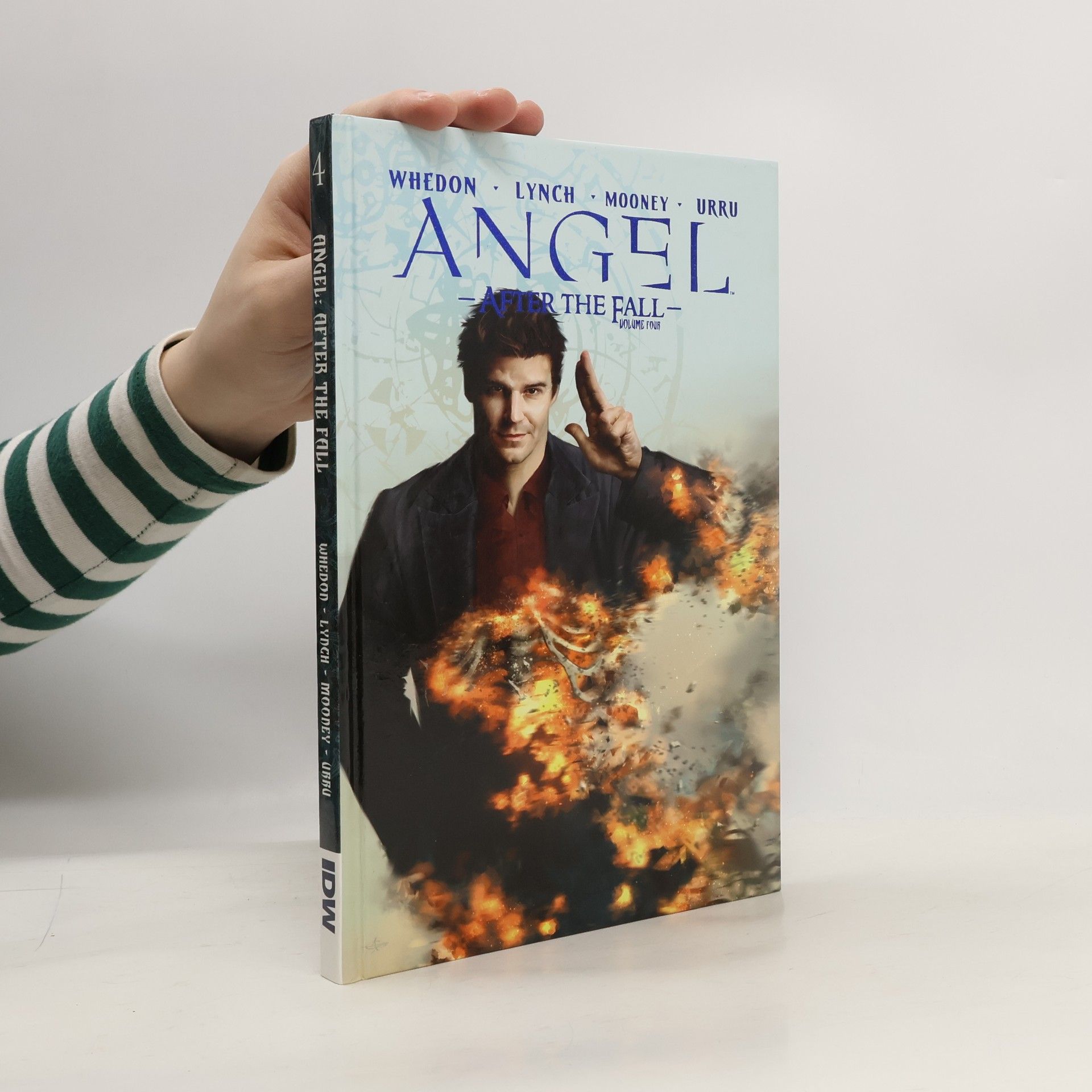 Joss Whedon Angel: After The Fall - 4: Angel