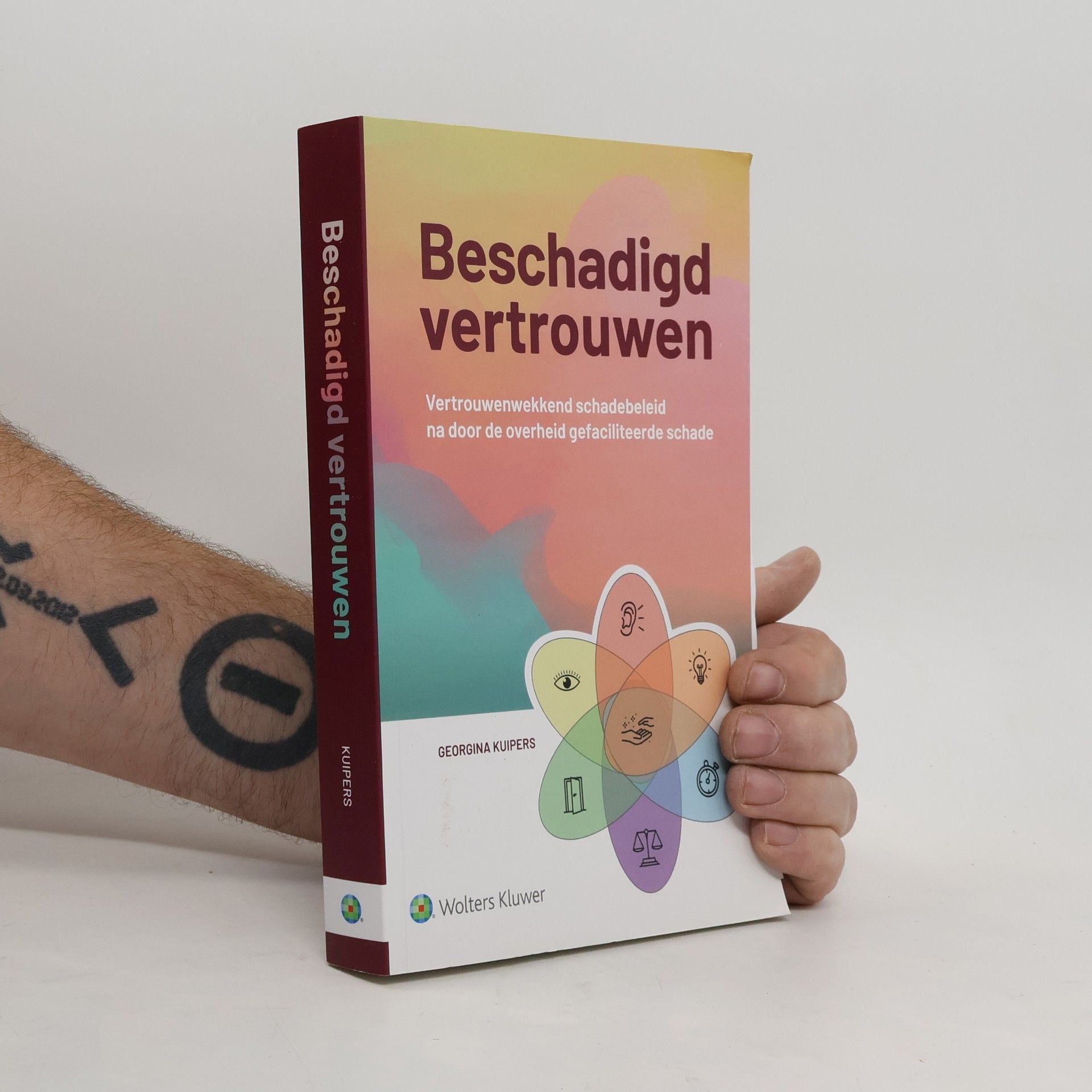 Georgina Kuipers Beschadigd vertrouwen