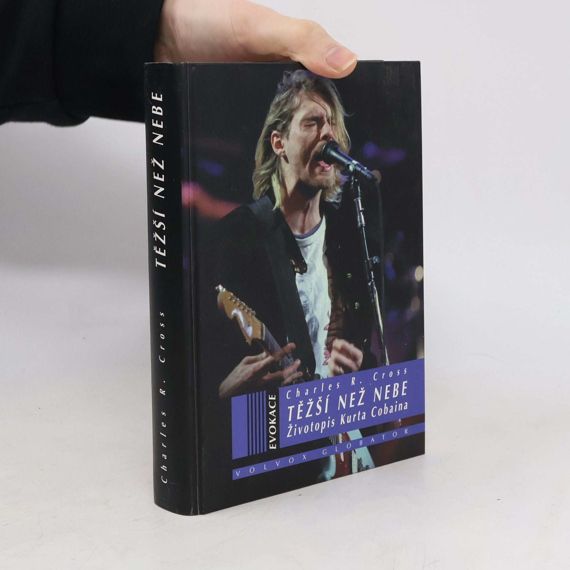 Charles R. Cross Těžší než nebe : životopis Kurta Cobaina