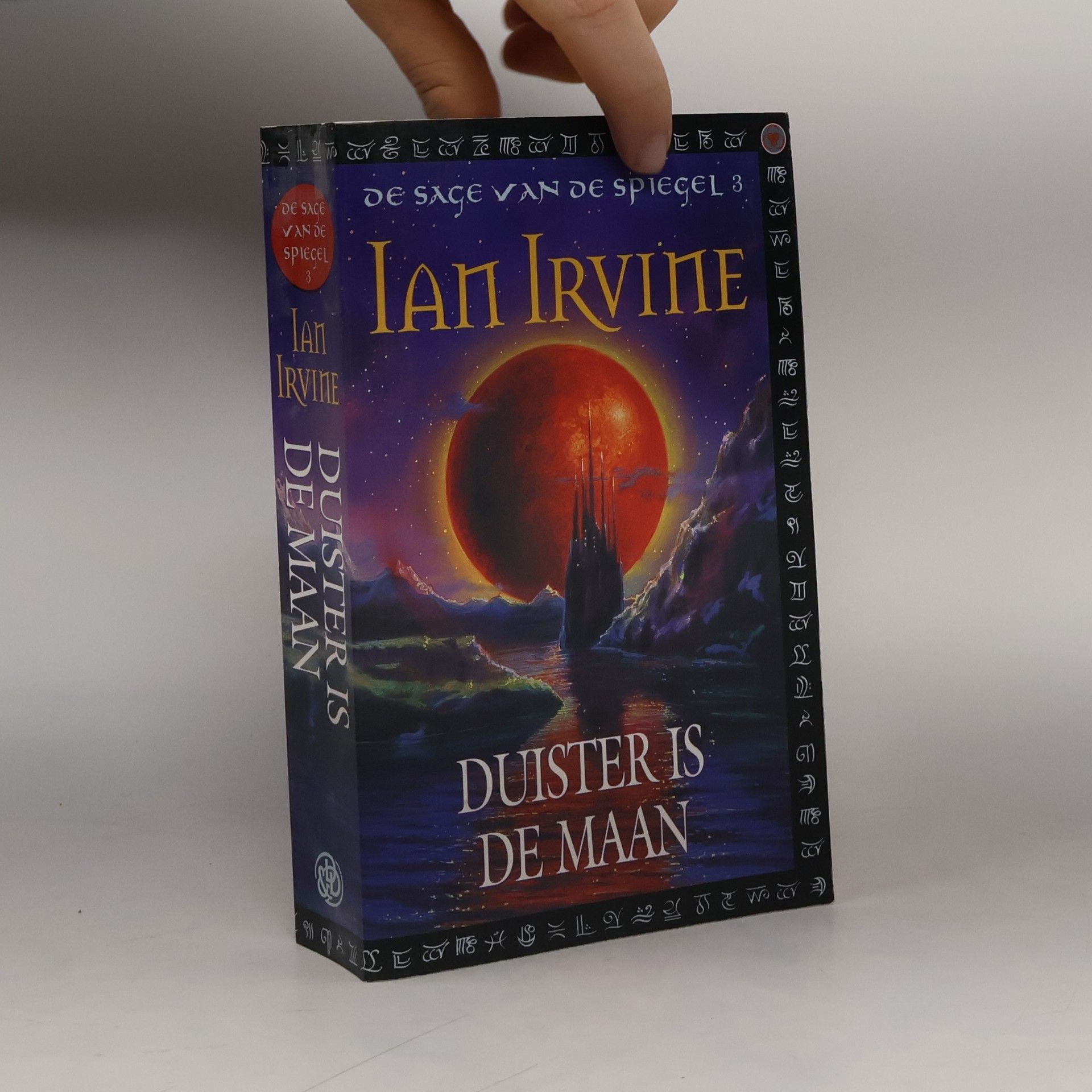 Ian Irvine De Sage van de Spiegel - 3: Duister is de maan
