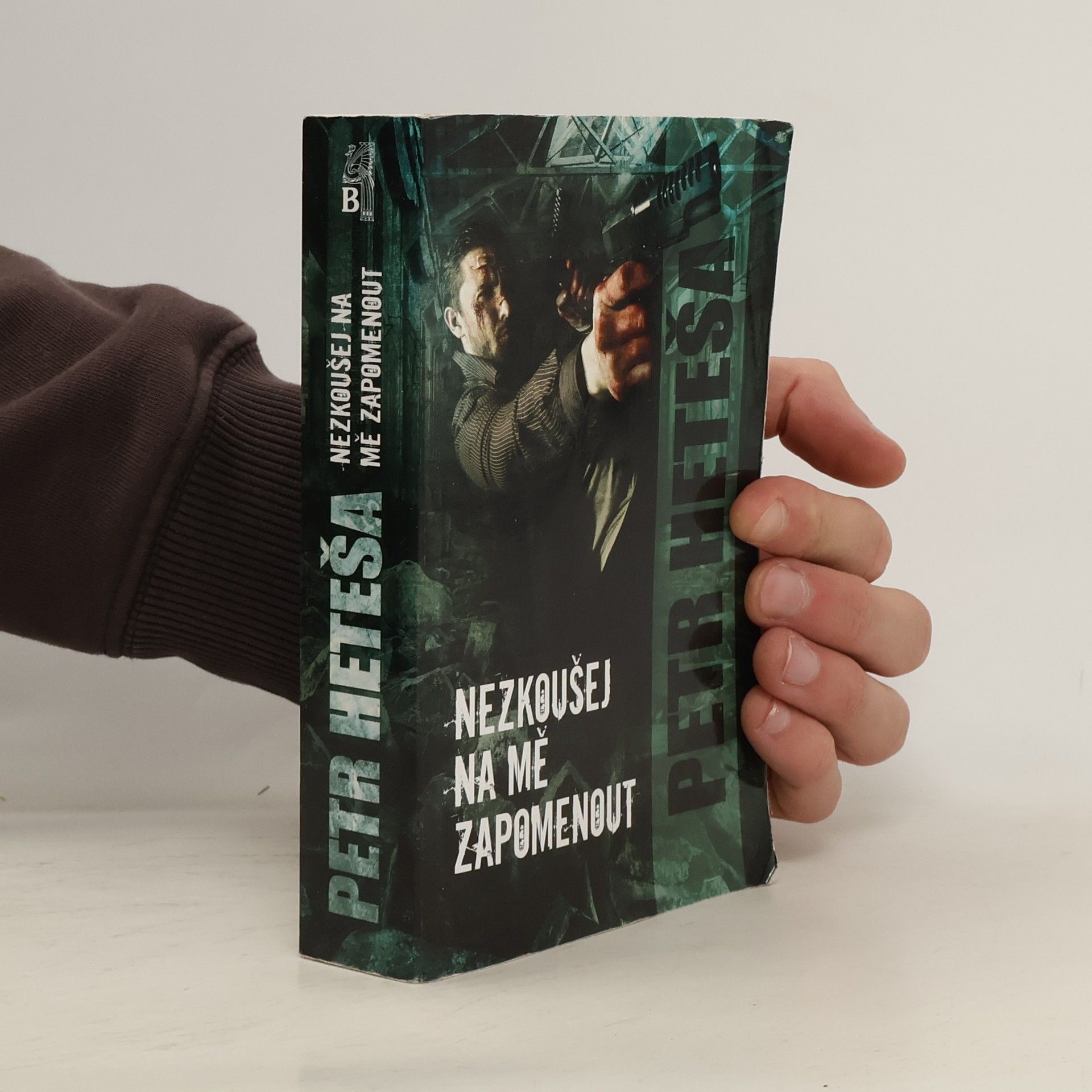 Nezkoušej na mě zapomenout