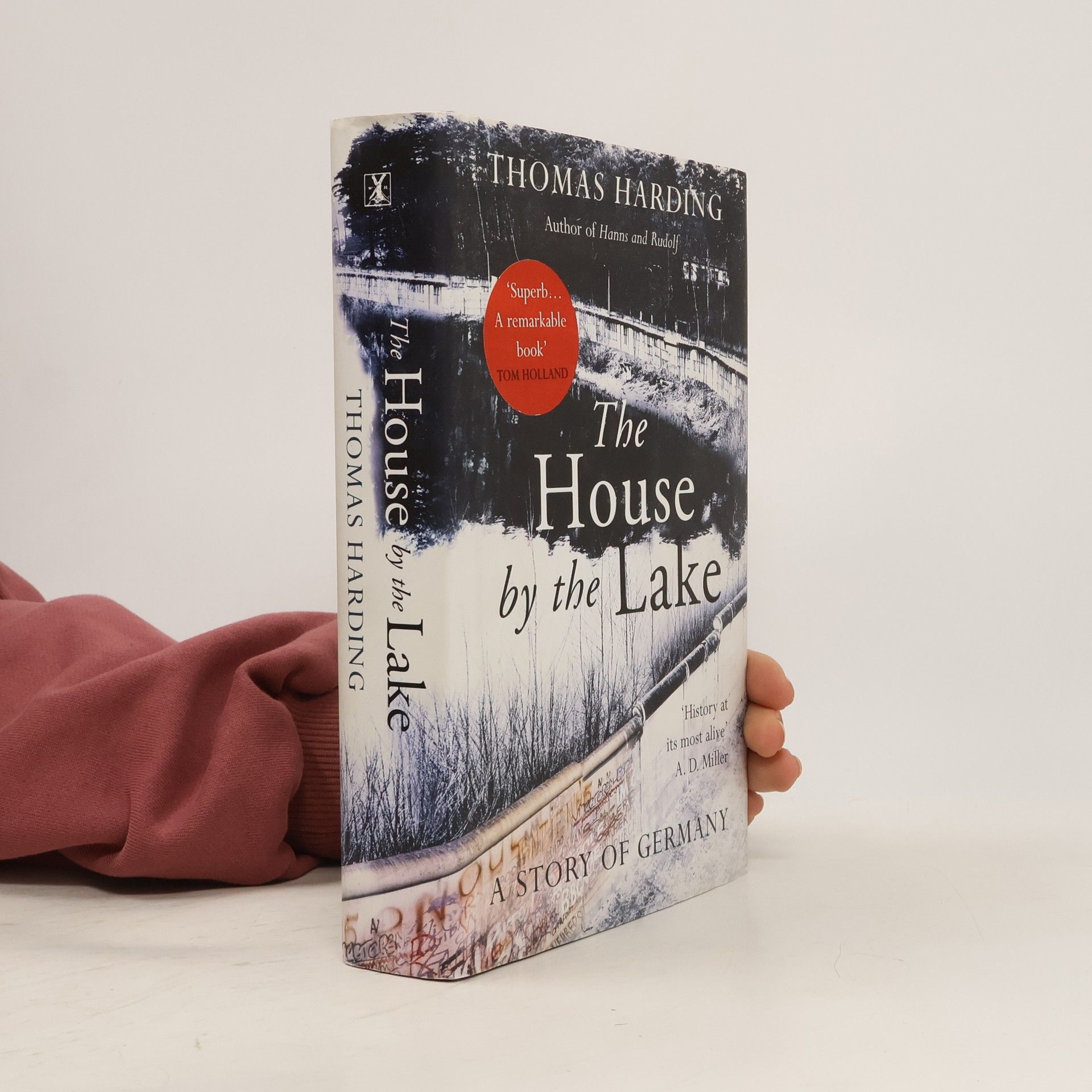 Thomas Harding The House by the Lake