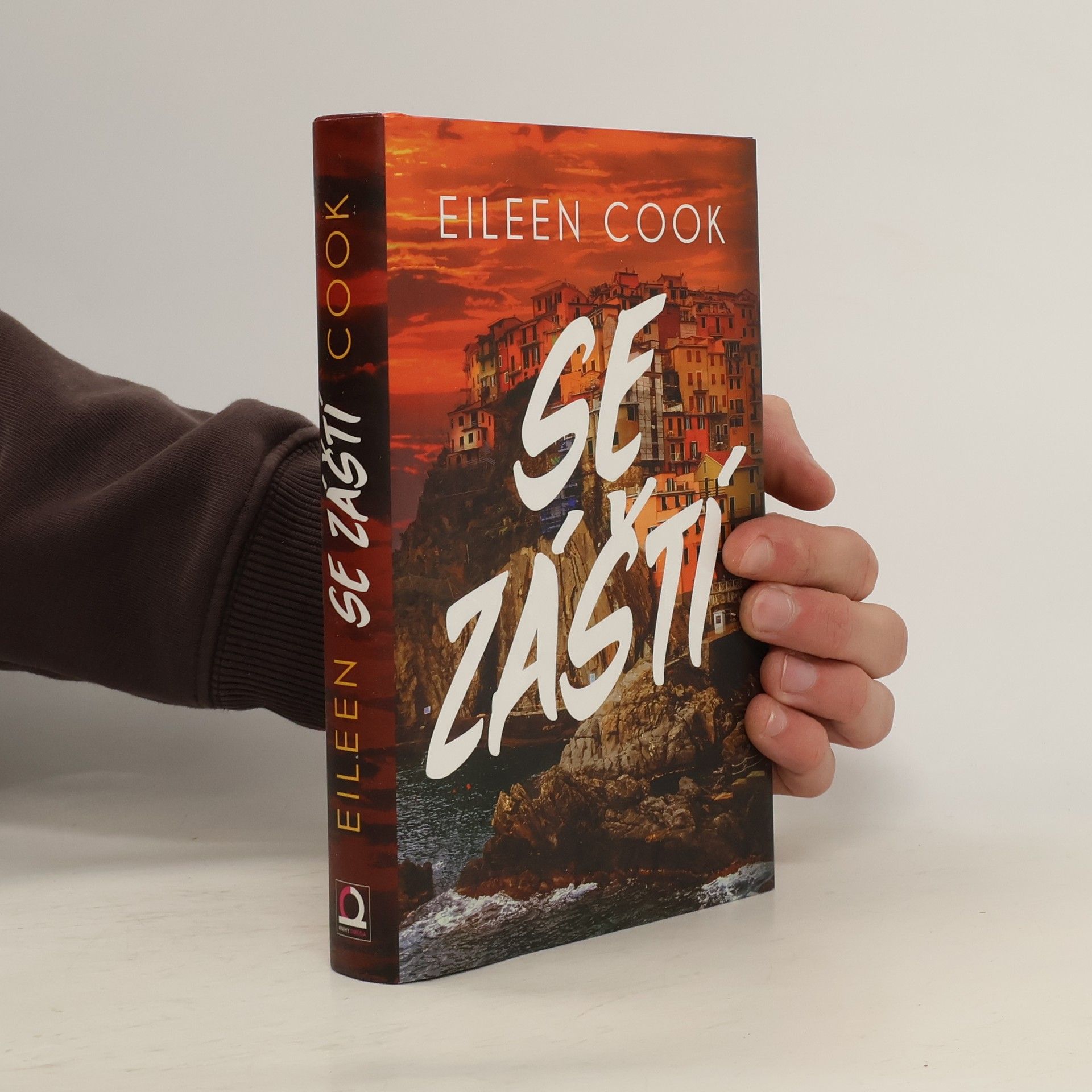 Eileen Cook Se záští