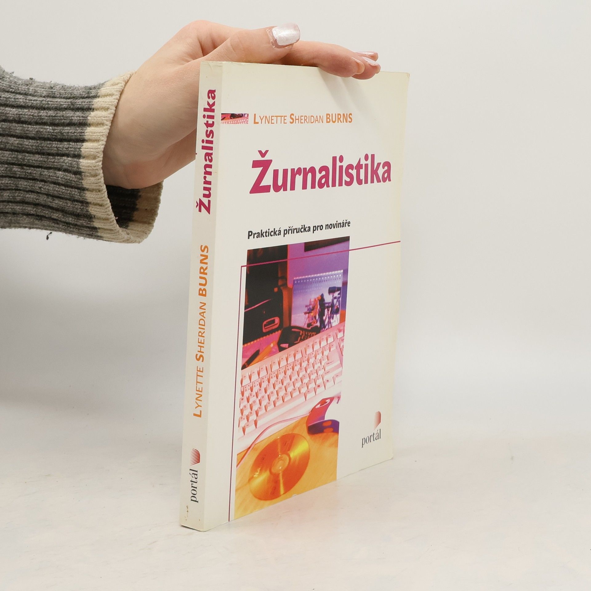 Lynette Sheridan Burns Žurnalistika