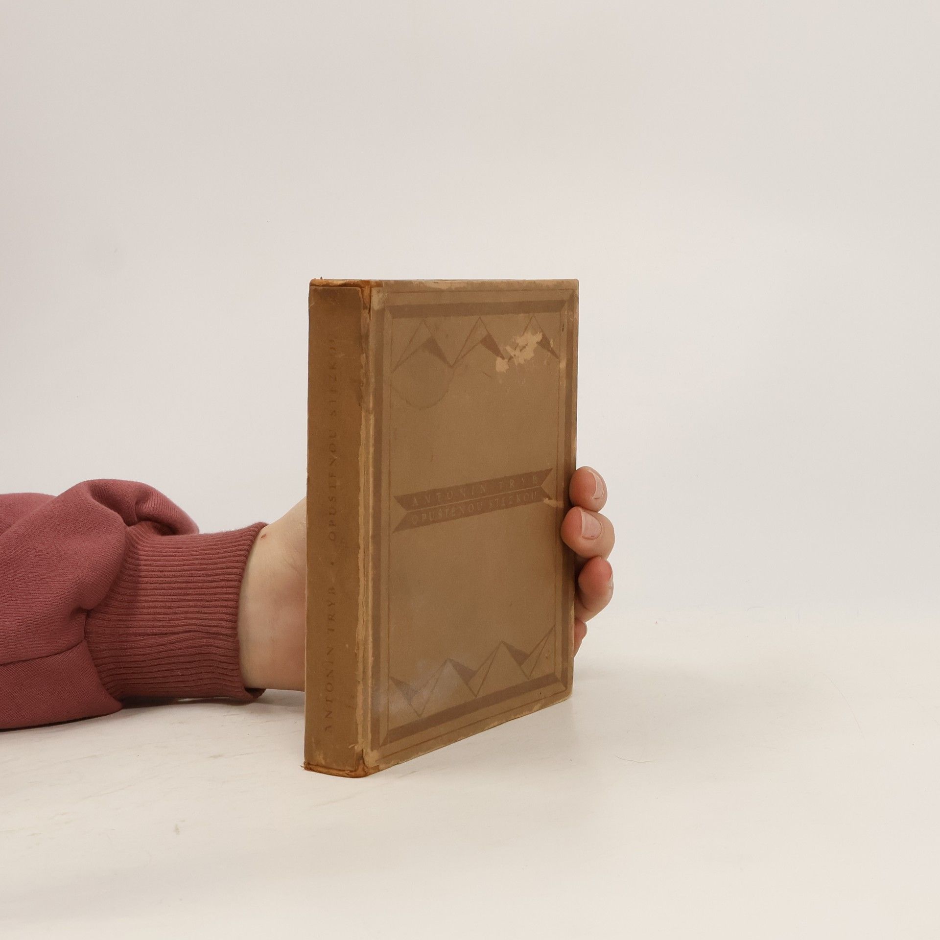 Antonín Trýb Opuštěnou stezkou