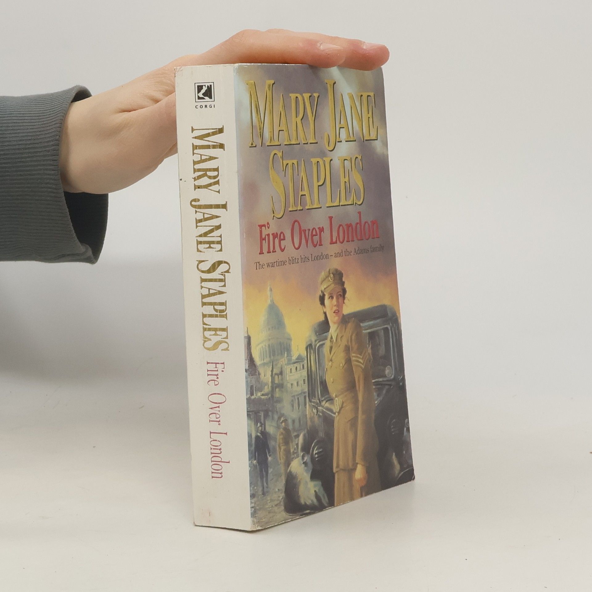 Mary Jane Staples The Adams Family - 13: Fire Over London