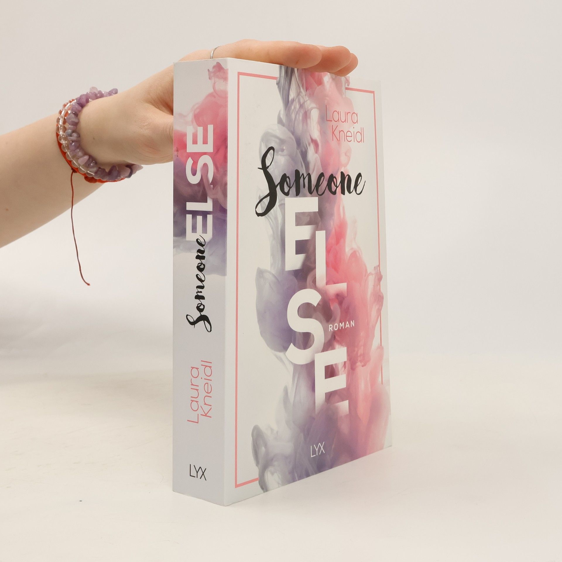 Laura Kneidl Someone else